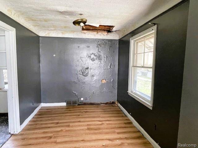 Detroit, MI 48228,8228 Pierson ST