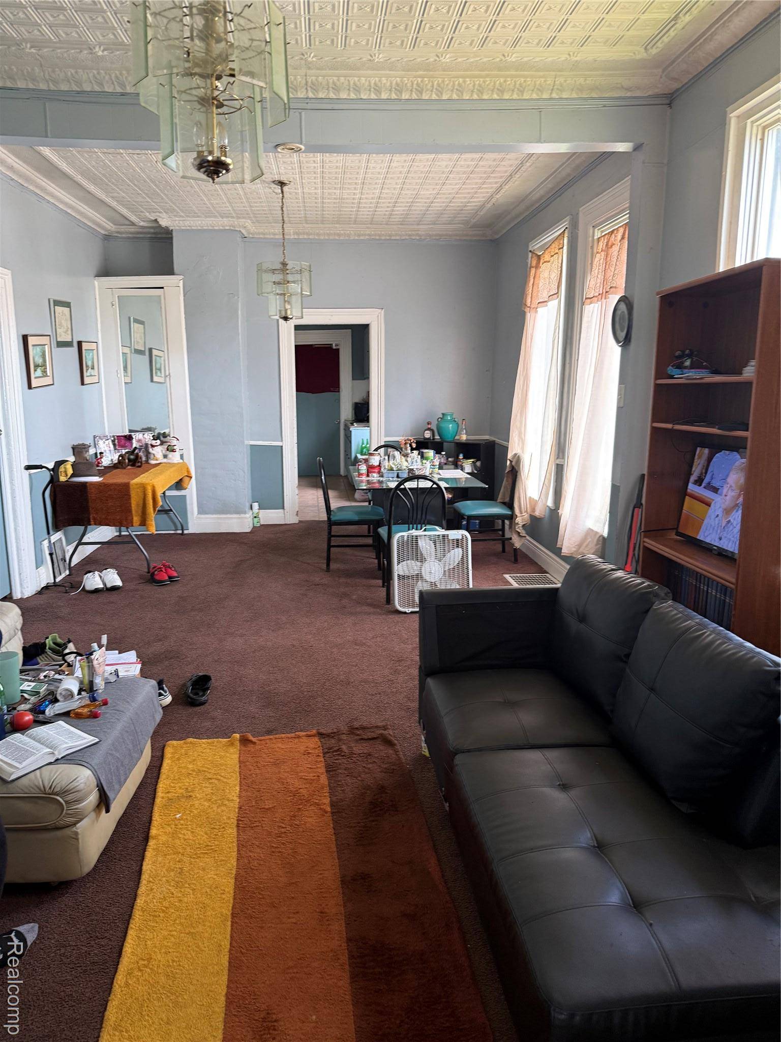 Detroit, MI 48214,614 Field ST