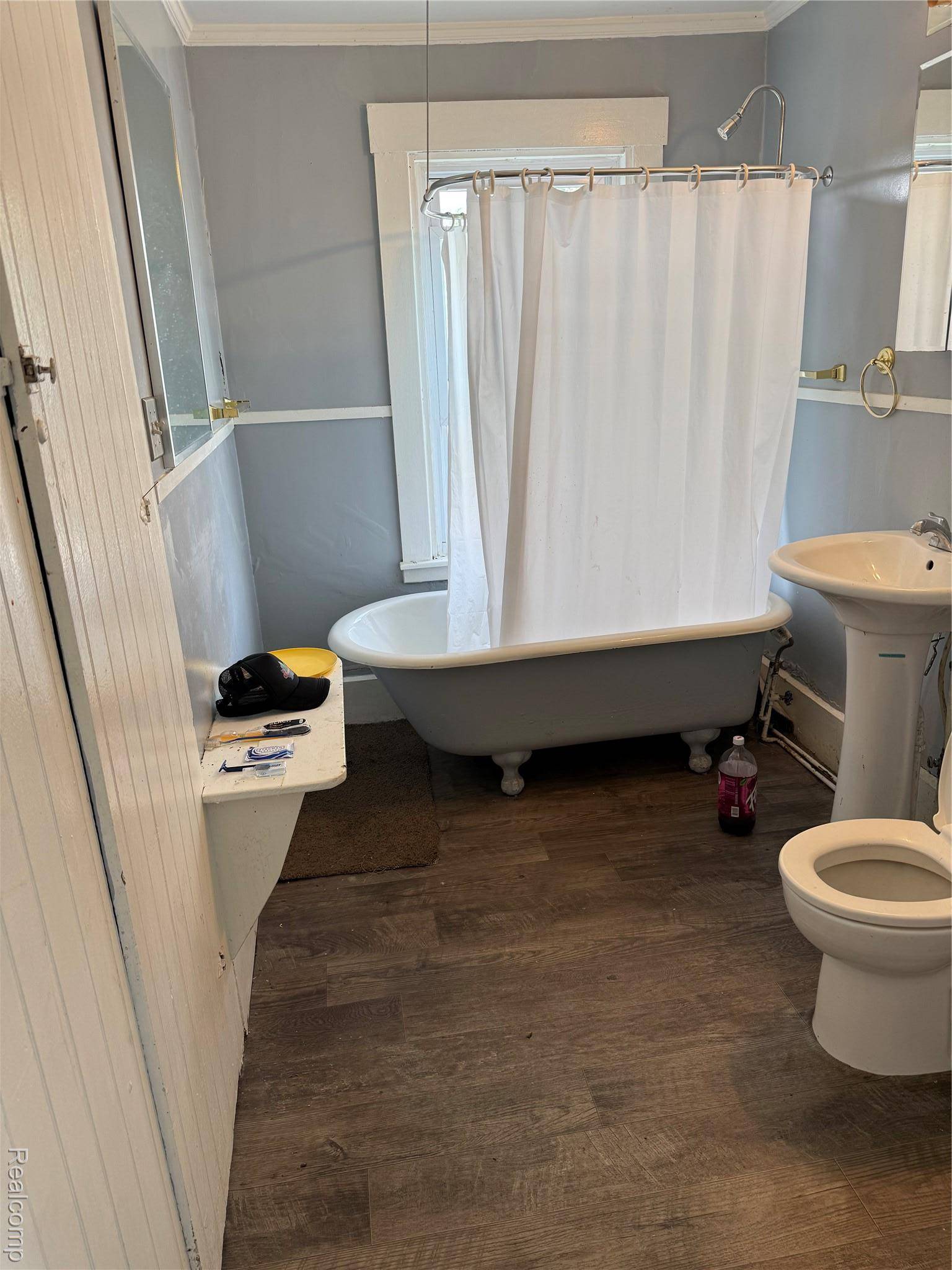 Detroit, MI 48214,614 Field ST