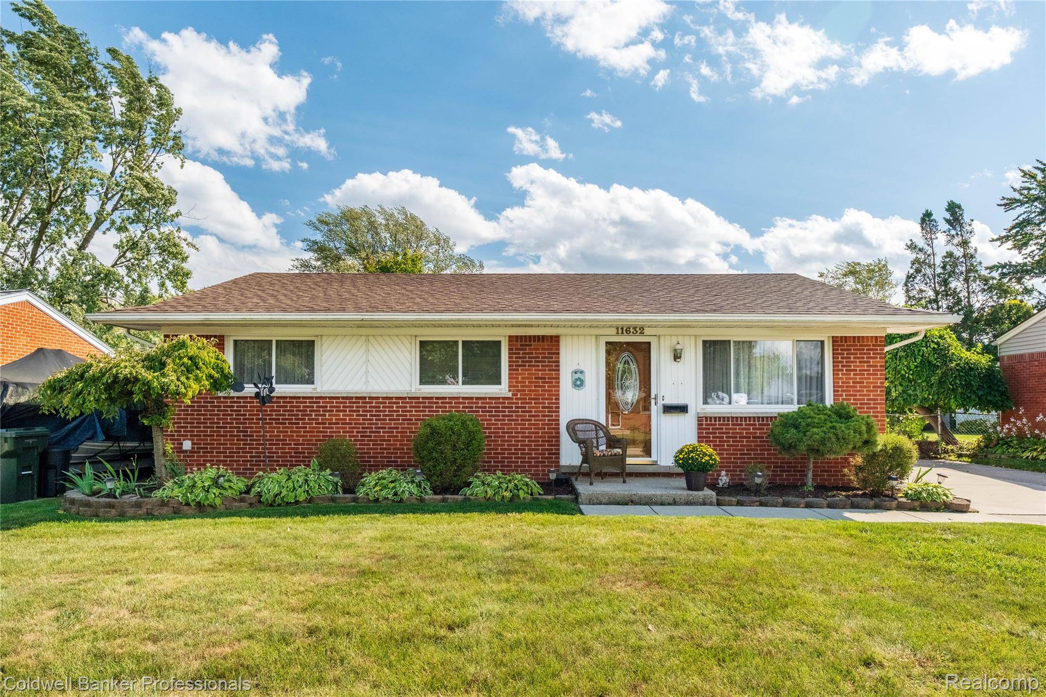 Sterling Heights, MI 48313,11632 Dart DR