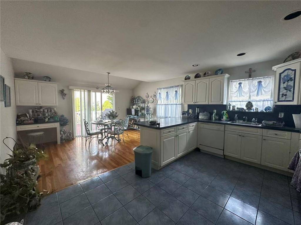 Staten Island, NY 10304,119 Raritan AVE