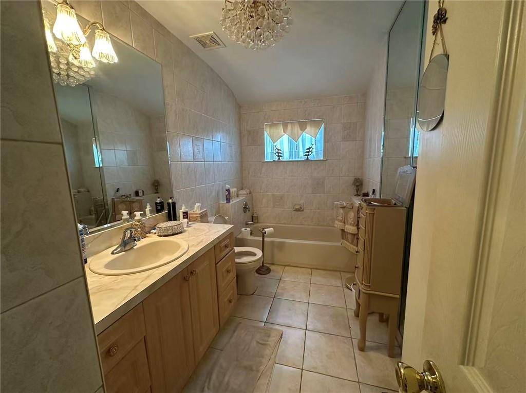 Staten Island, NY 10304,119 Raritan AVE