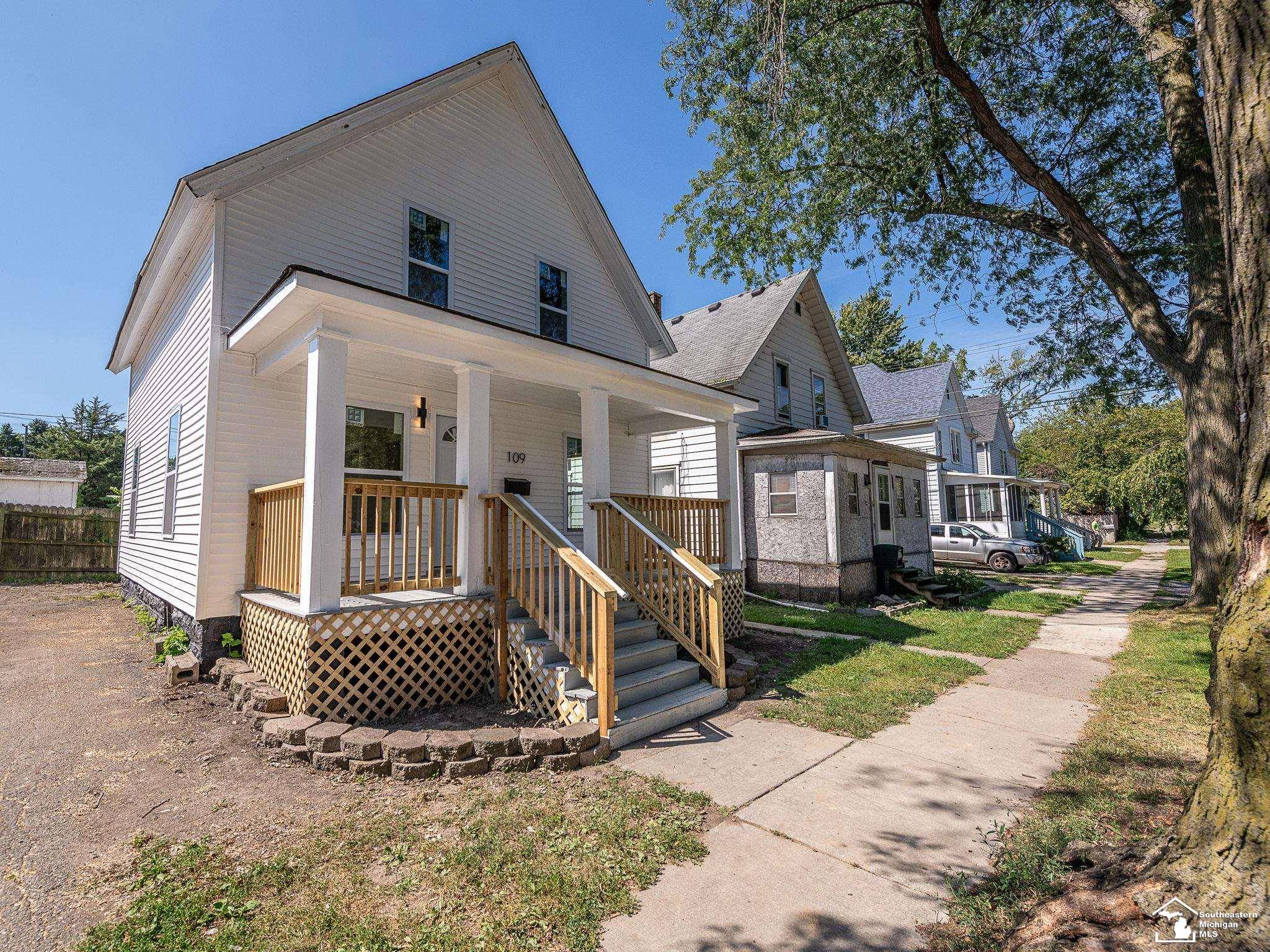 Monroe, MI 48161,109 W 5th ST