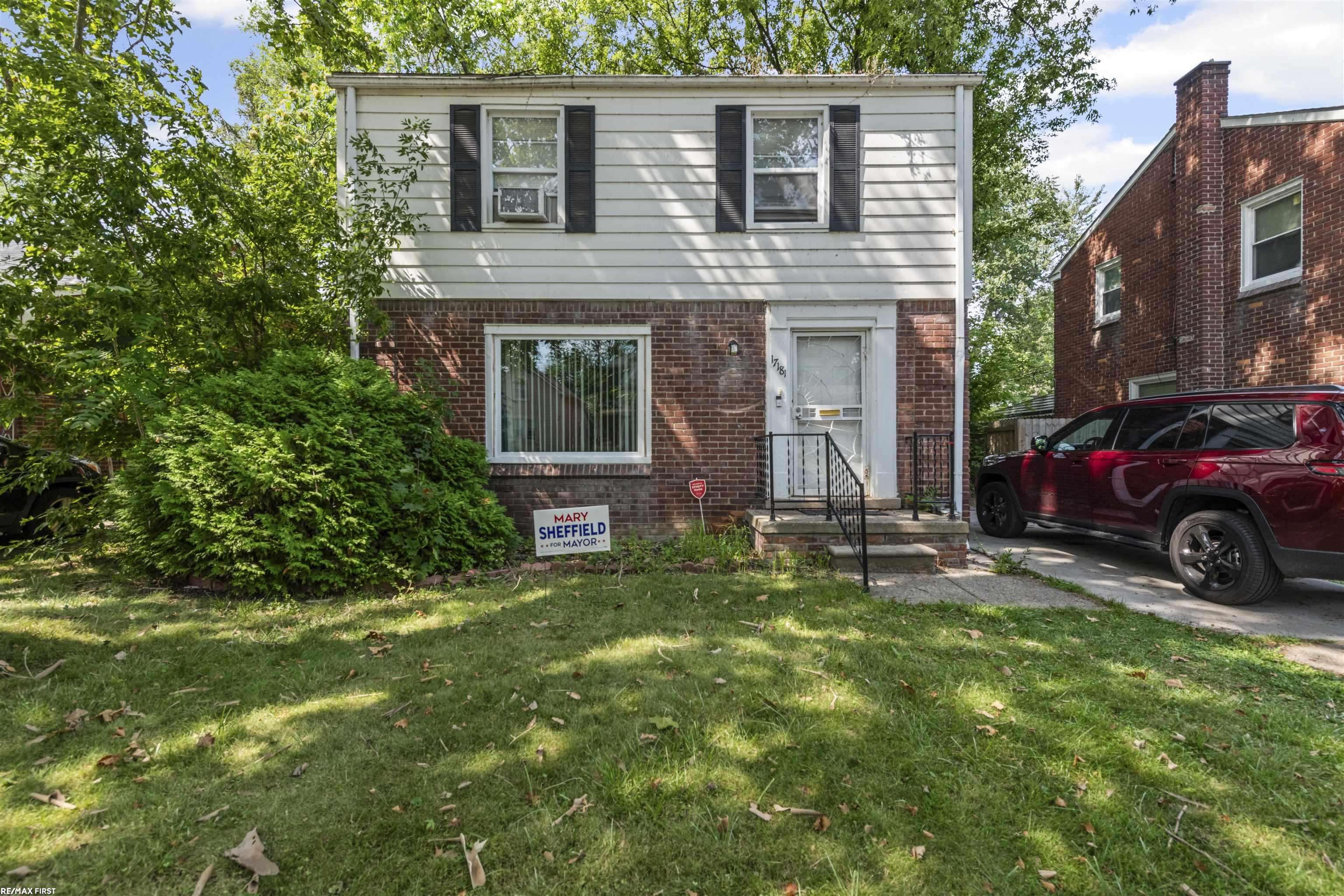 Detroit, MI 48224,17181 MUNICH ST