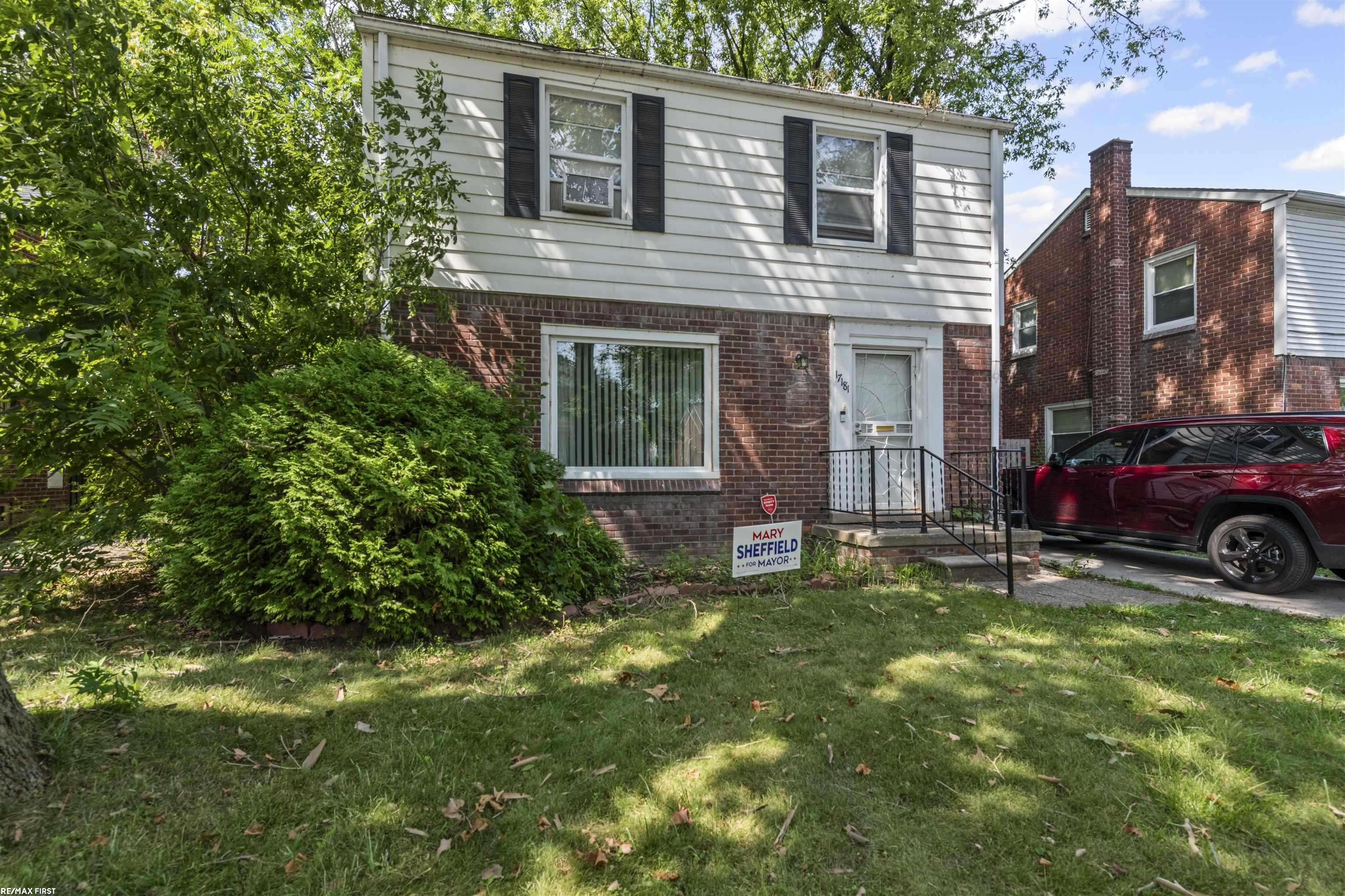 Detroit, MI 48224,17181 MUNICH ST