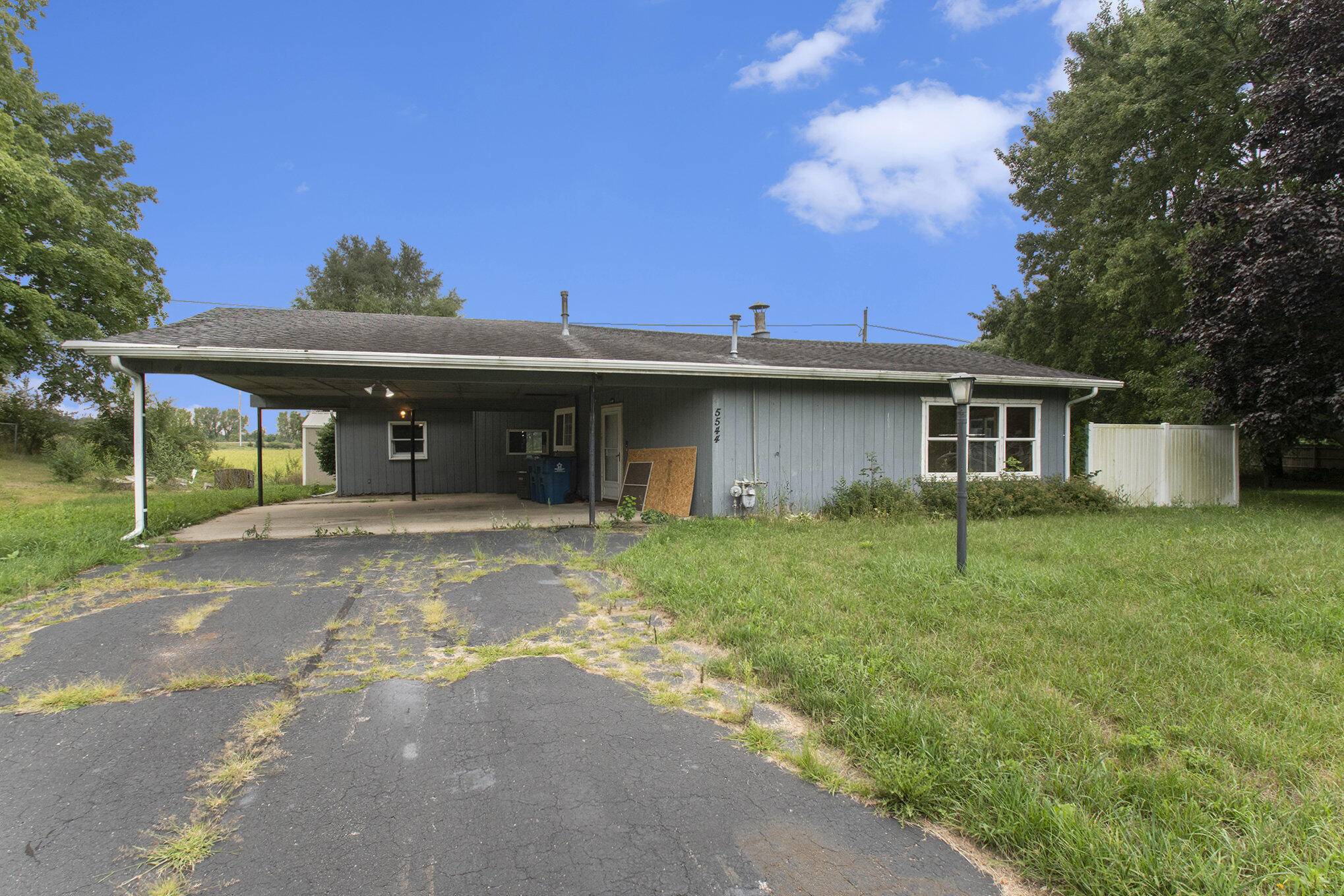 Coloma, MI 49038,5544 Wendzel DR