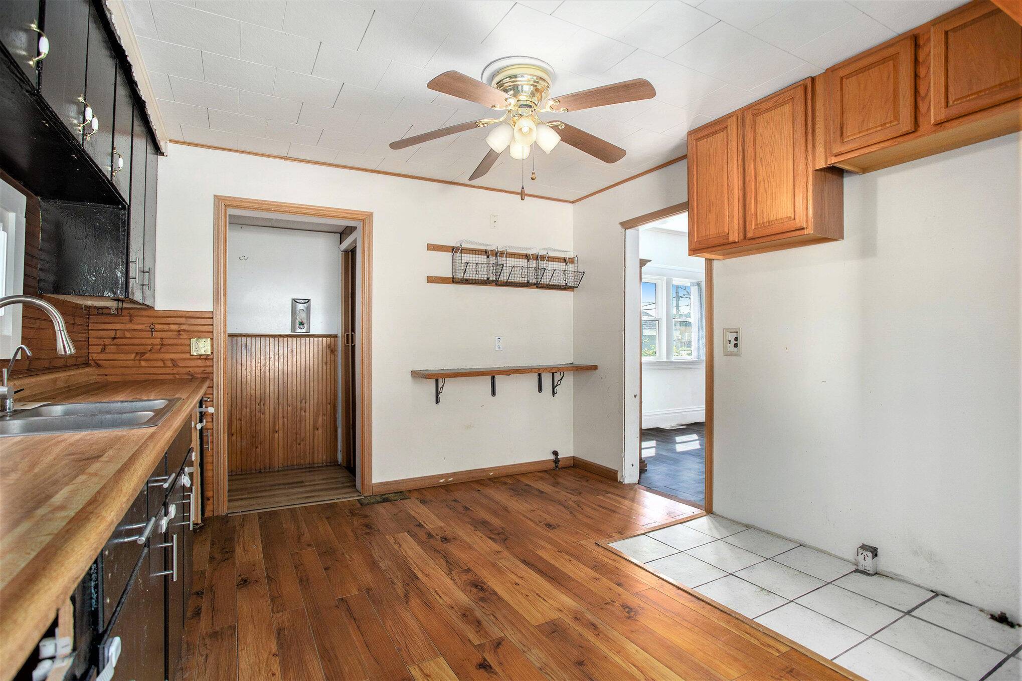 Battle Creek, MI 49037,210 Battle Creek AVE