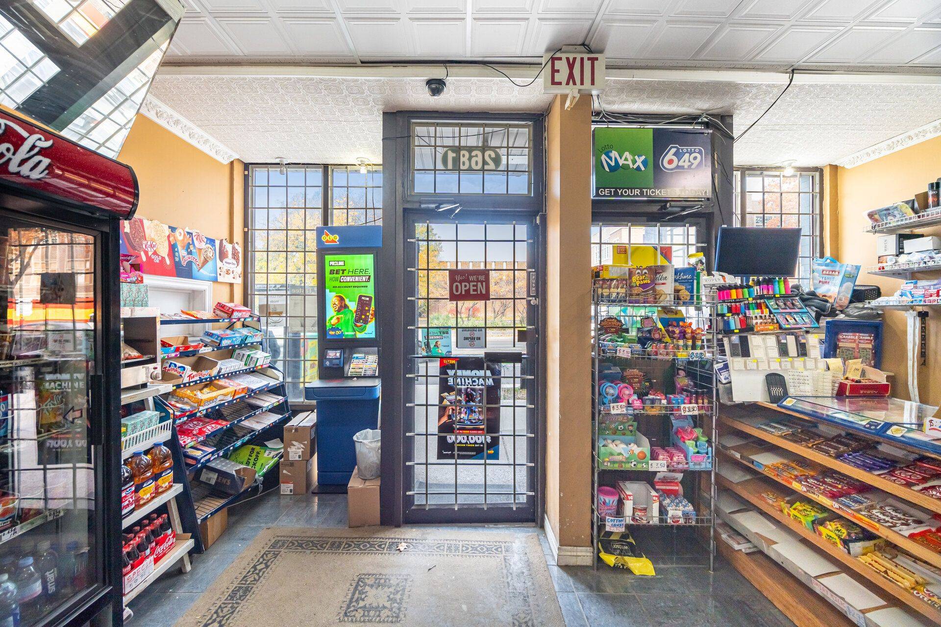 Toronto W03, ON M6M 1T8,2681 Eglinton AVE W