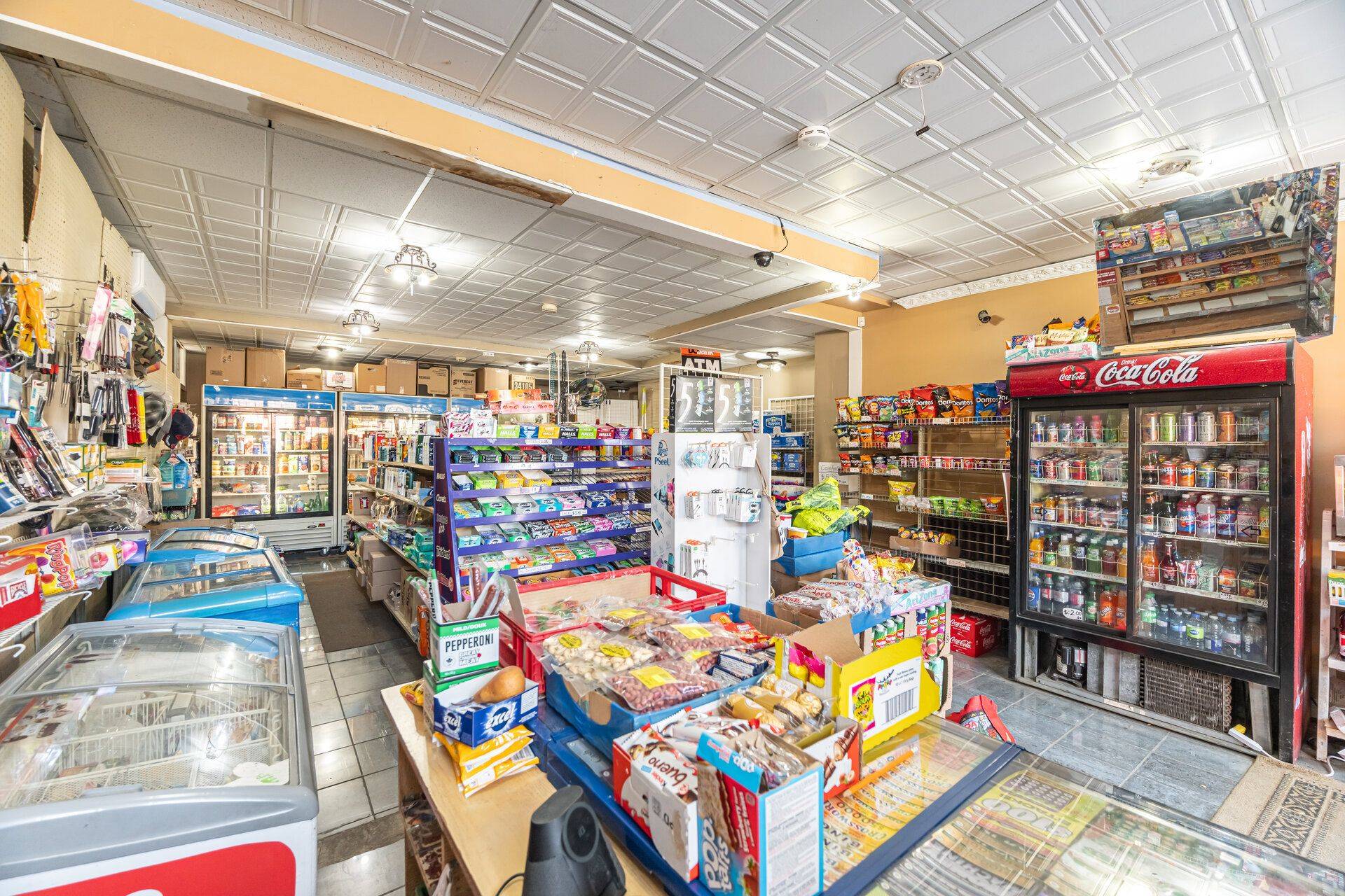 Toronto W03, ON M6M 1T8,2681 Eglinton AVE W