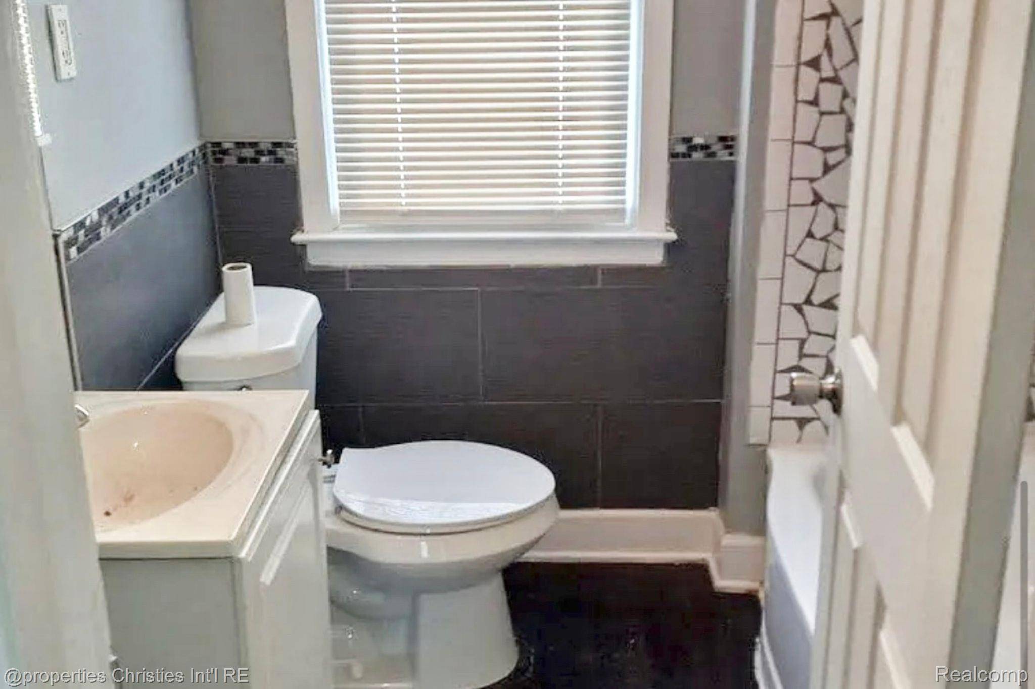 Detroit, MI 48219,19360 Westbrook ST