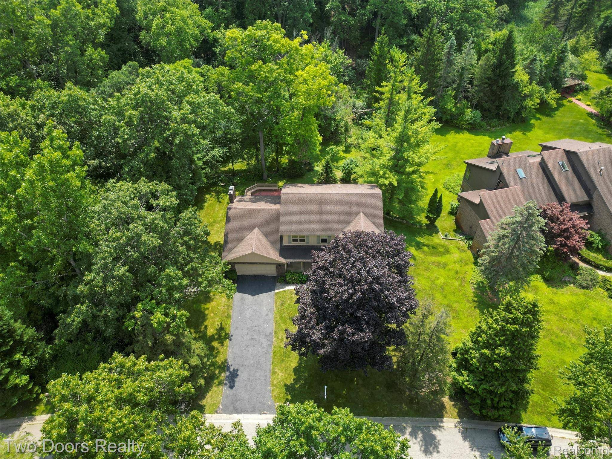 Rochester, MI 48306,373 Abbey Wood DR