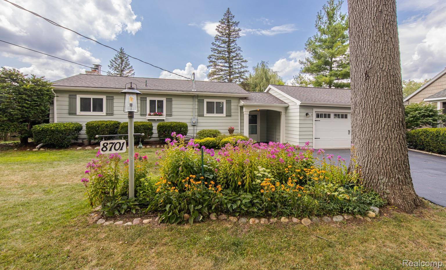 Davisburg, MI 48350,8701 Sherwood DR