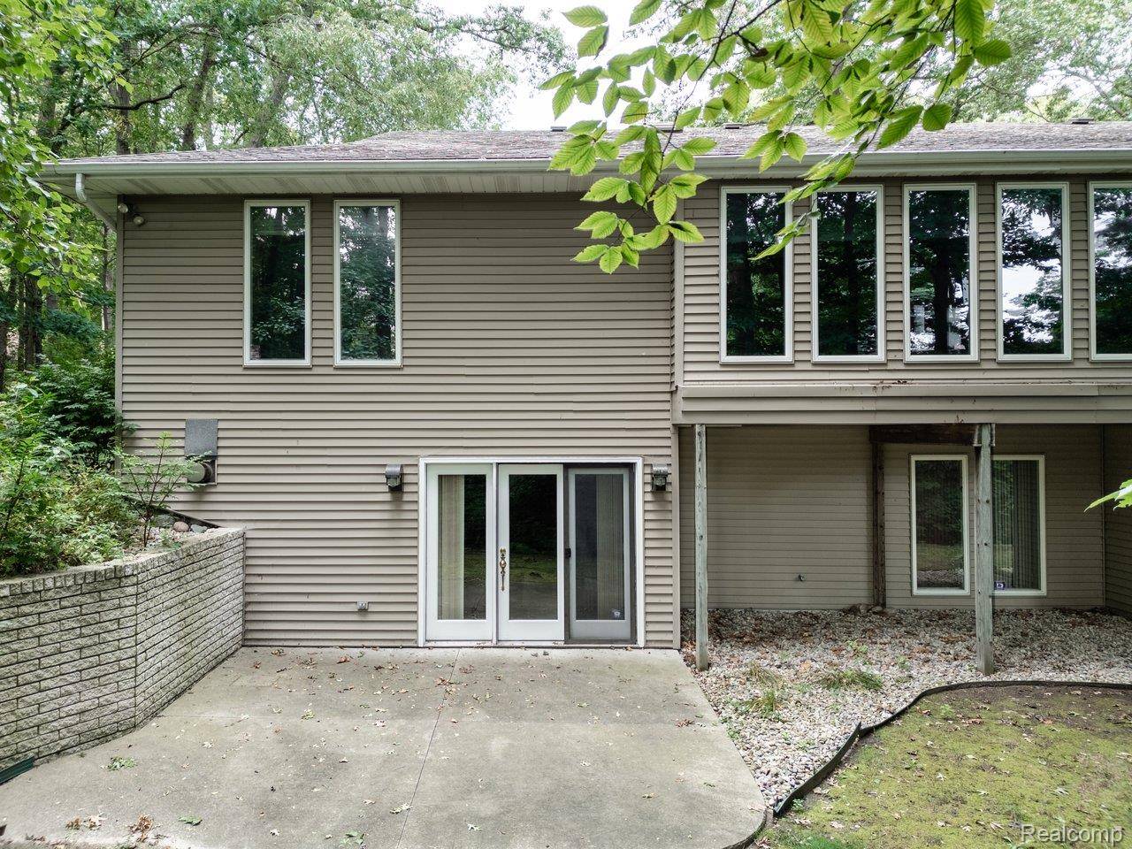 Port Huron, MI 48060,3888 Butternut CT