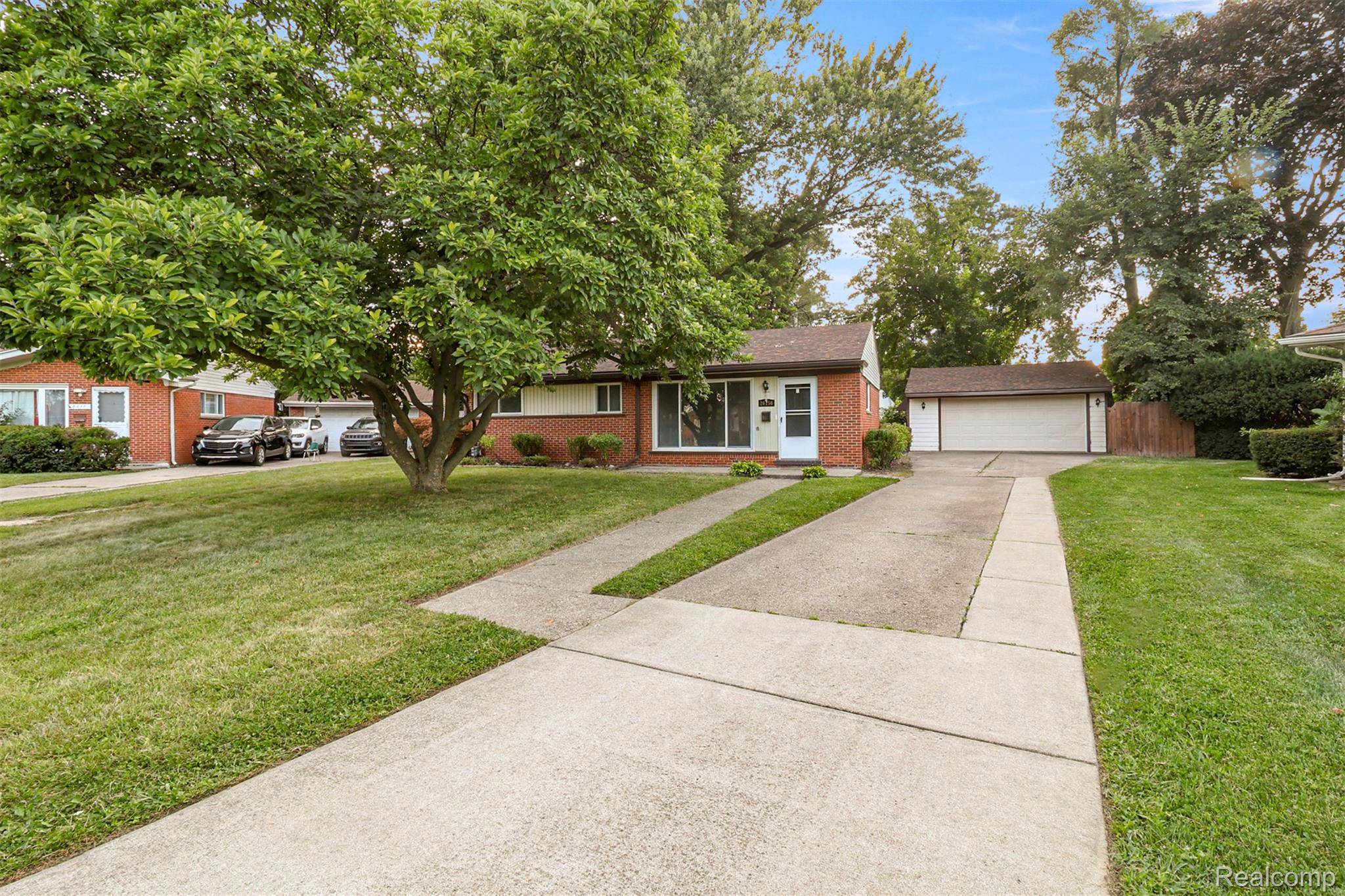 Dearborn Heights, MI 48127,26156 Keith ST