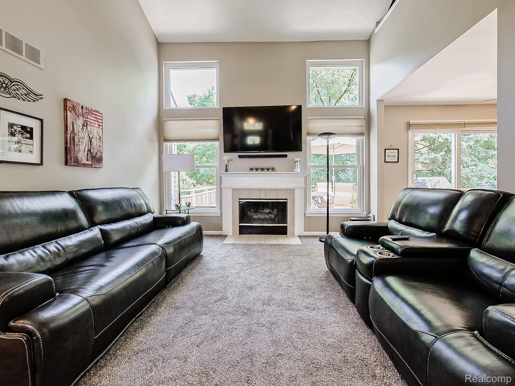 Wixom, MI 48393,2517 Pine DR