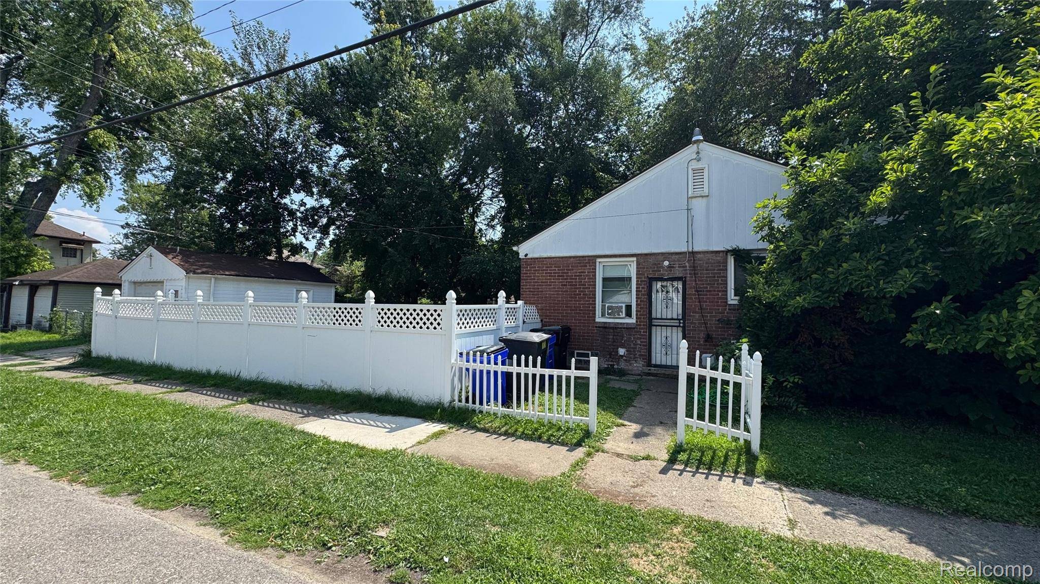 Detroit, MI 48219,16616 Blackstone ST