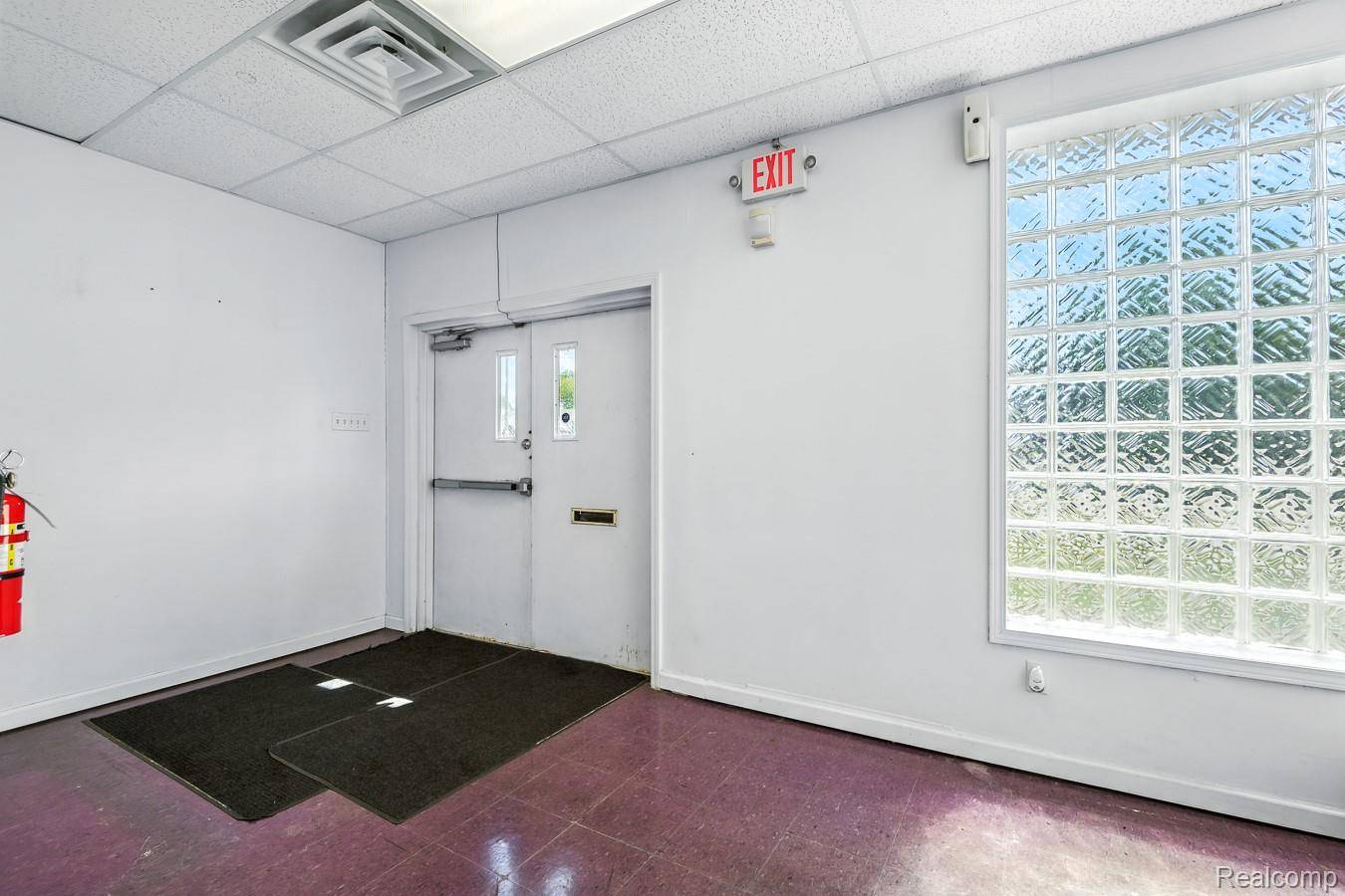 Detroit, MI 48219,19042 W McNichols RD