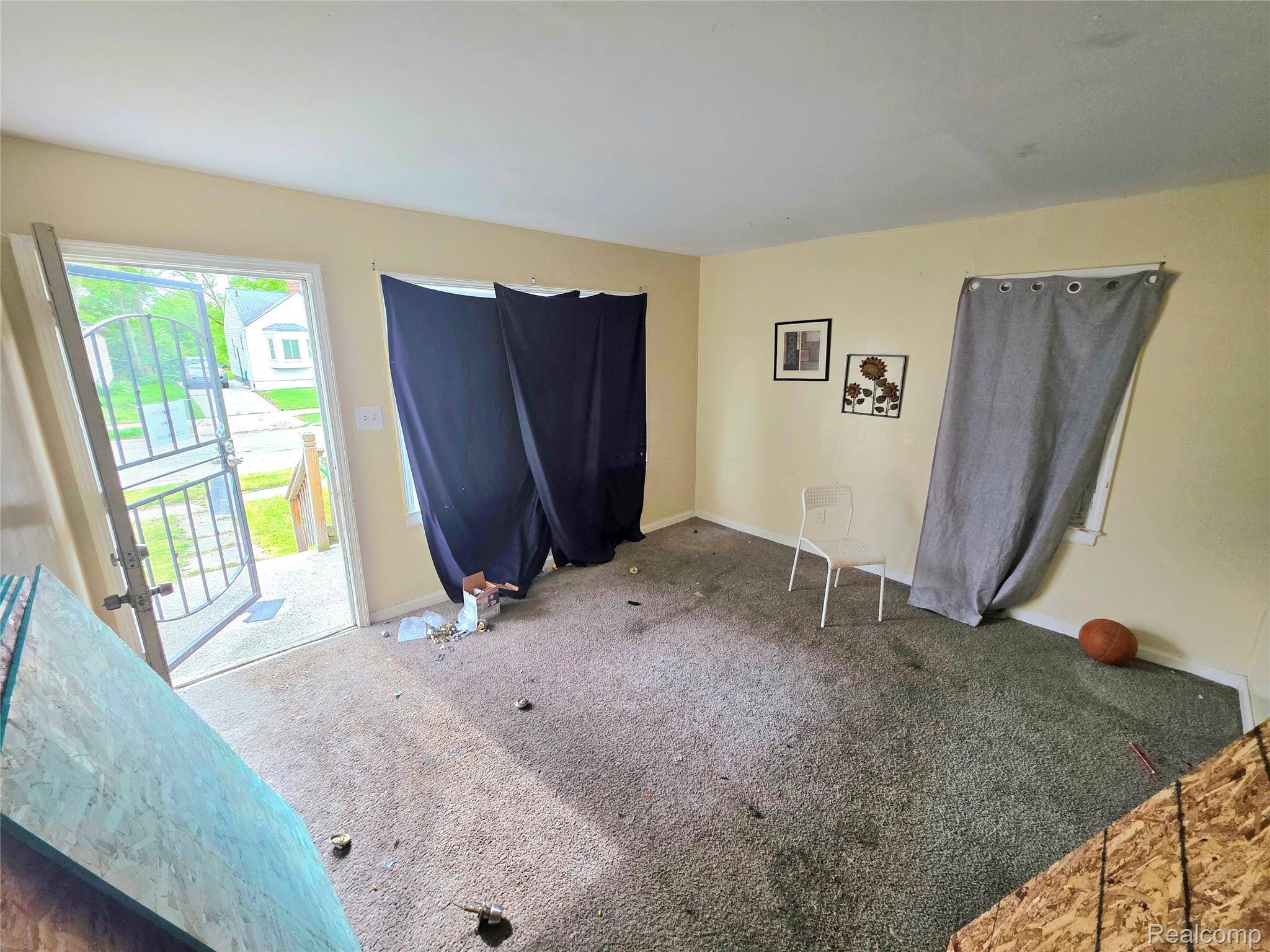 Detroit, MI 48235,17552 Ferguson ST