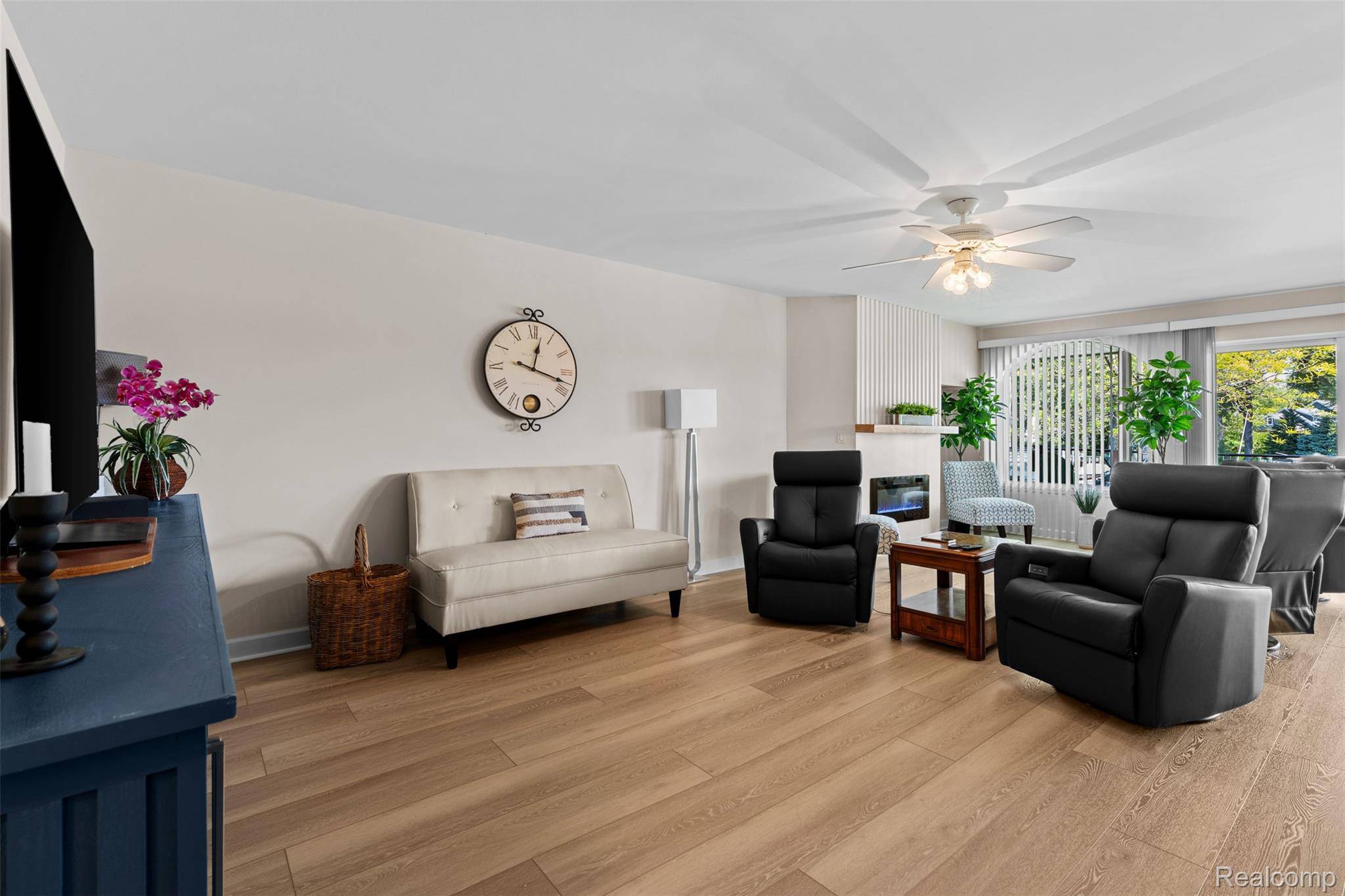 Harrison Township, MI 48045,37810 Jefferson AVE