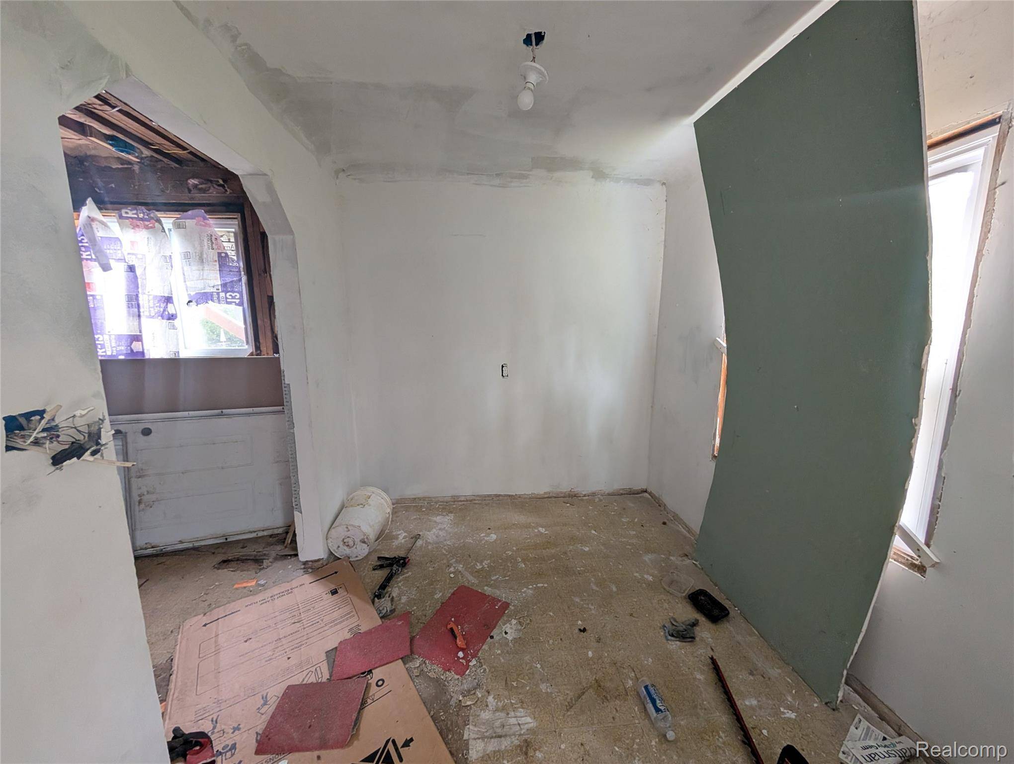 Detroit, MI 48205,15919 E State Fair ST