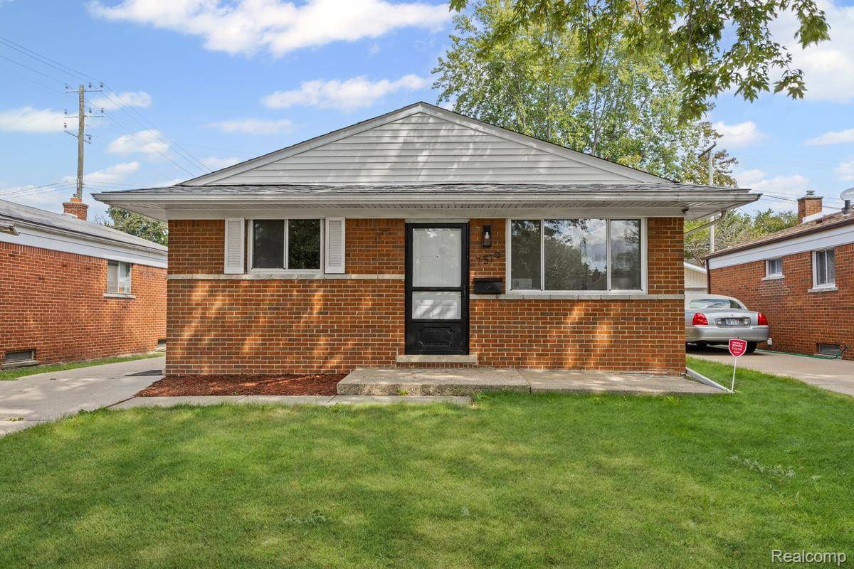 Center Line, MI 48015,7519 Superior