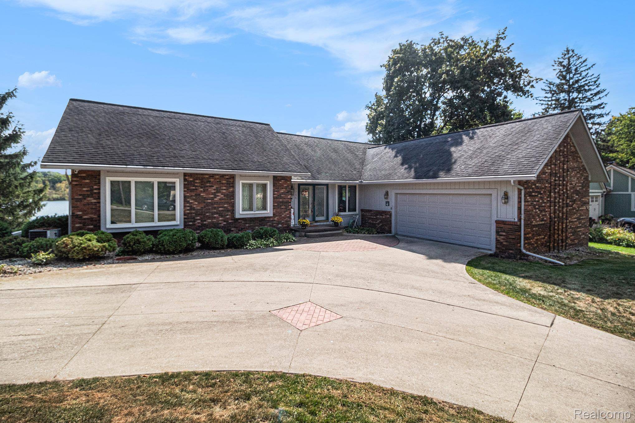 Wixom, MI 48393,2751 Lakeridge