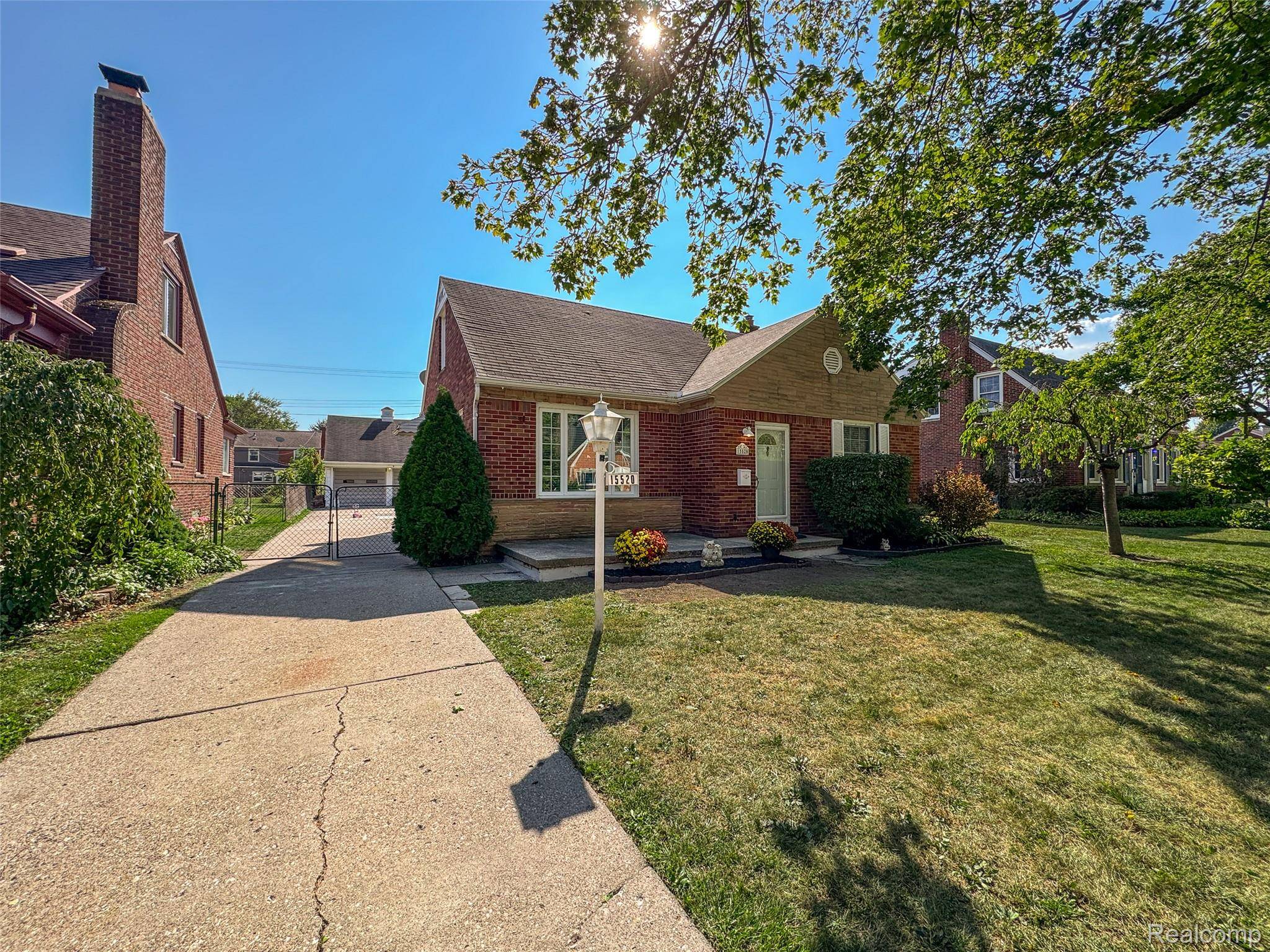 Eastpointe, MI 48021,15520 Deerfield AVE