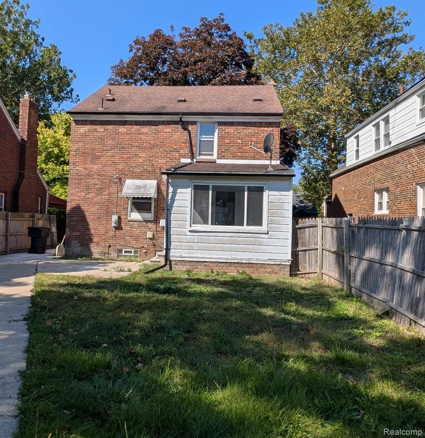 Detroit, MI 48219,16526 Avon AVE