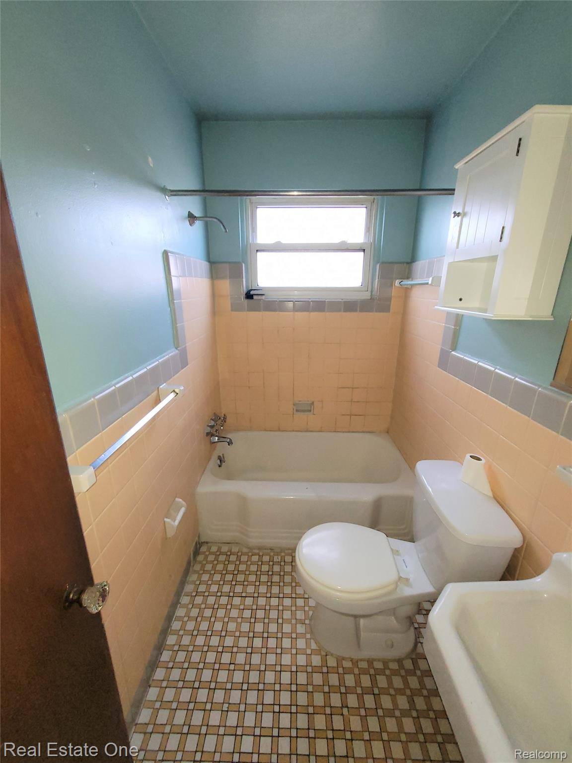 Dearborn, MI 48126,10339 Tireman AVE