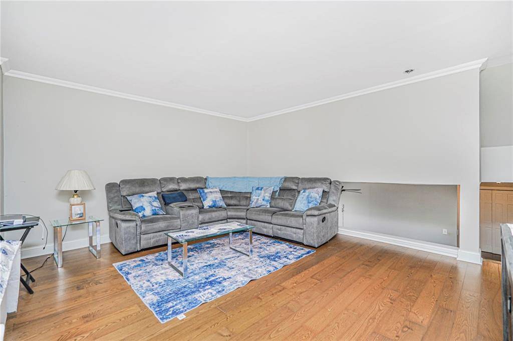 NY 10305,175 Zoe ST #1P