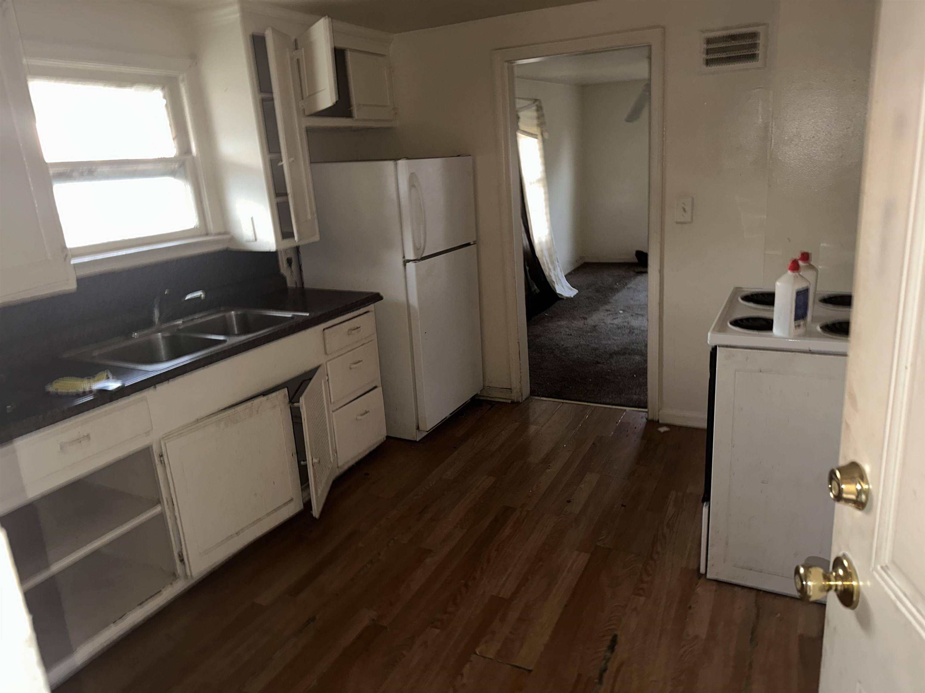 Flint, MI 48503,2663 W Court St ST