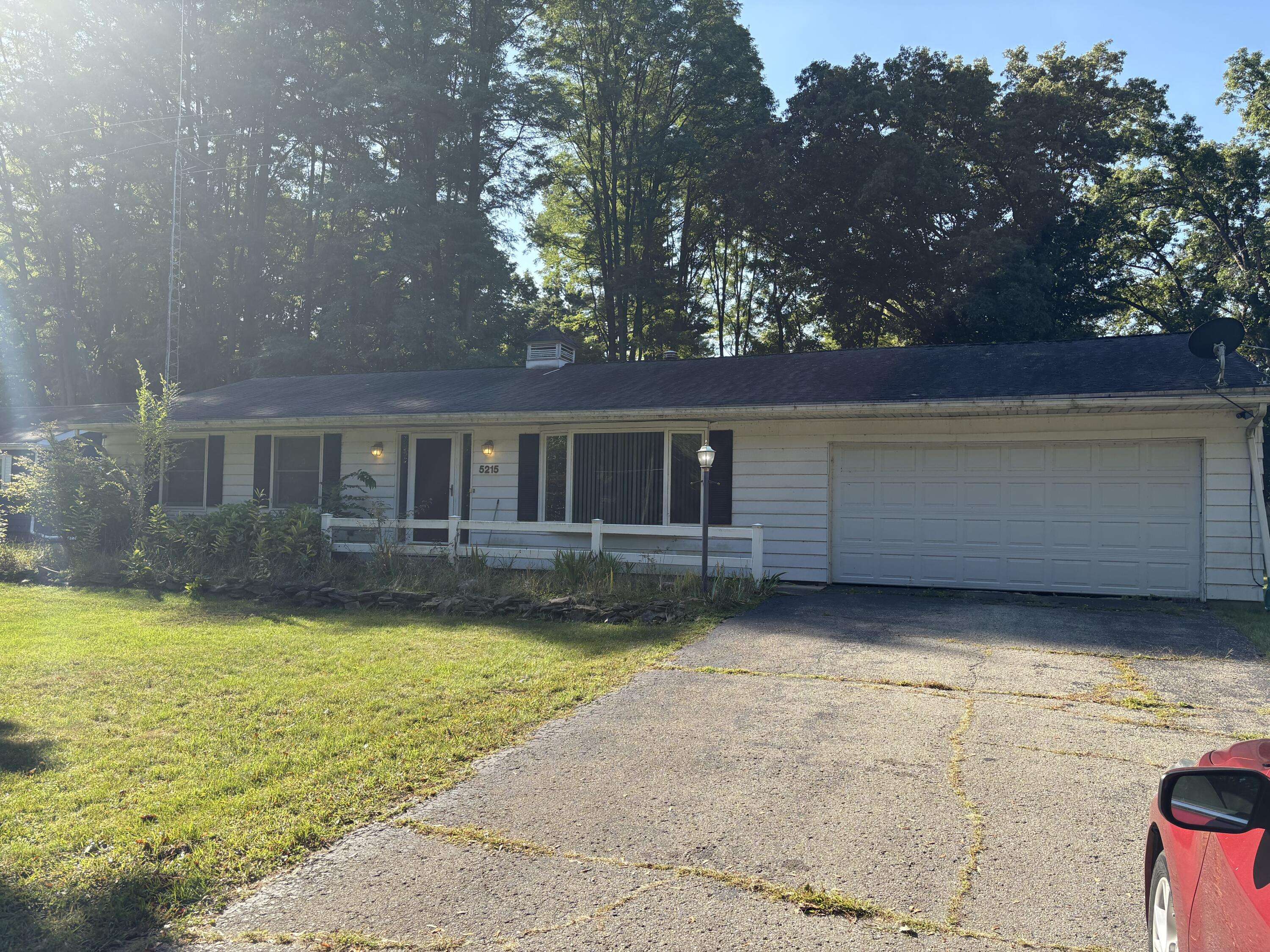 Jackson, MI 49201,5215 Merriman RD