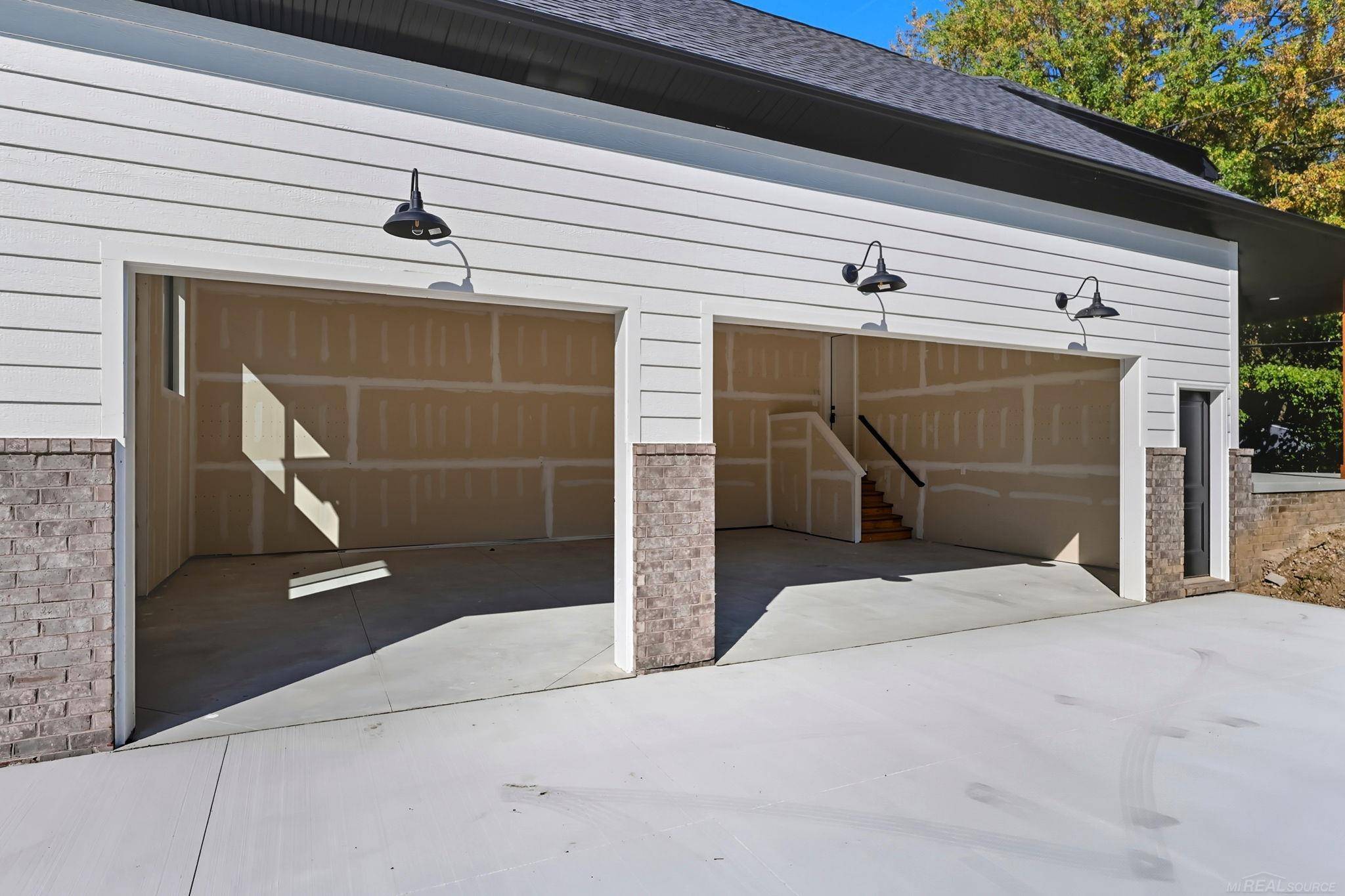 Rochester Hills, MI 48309,2270 Walton BLVD