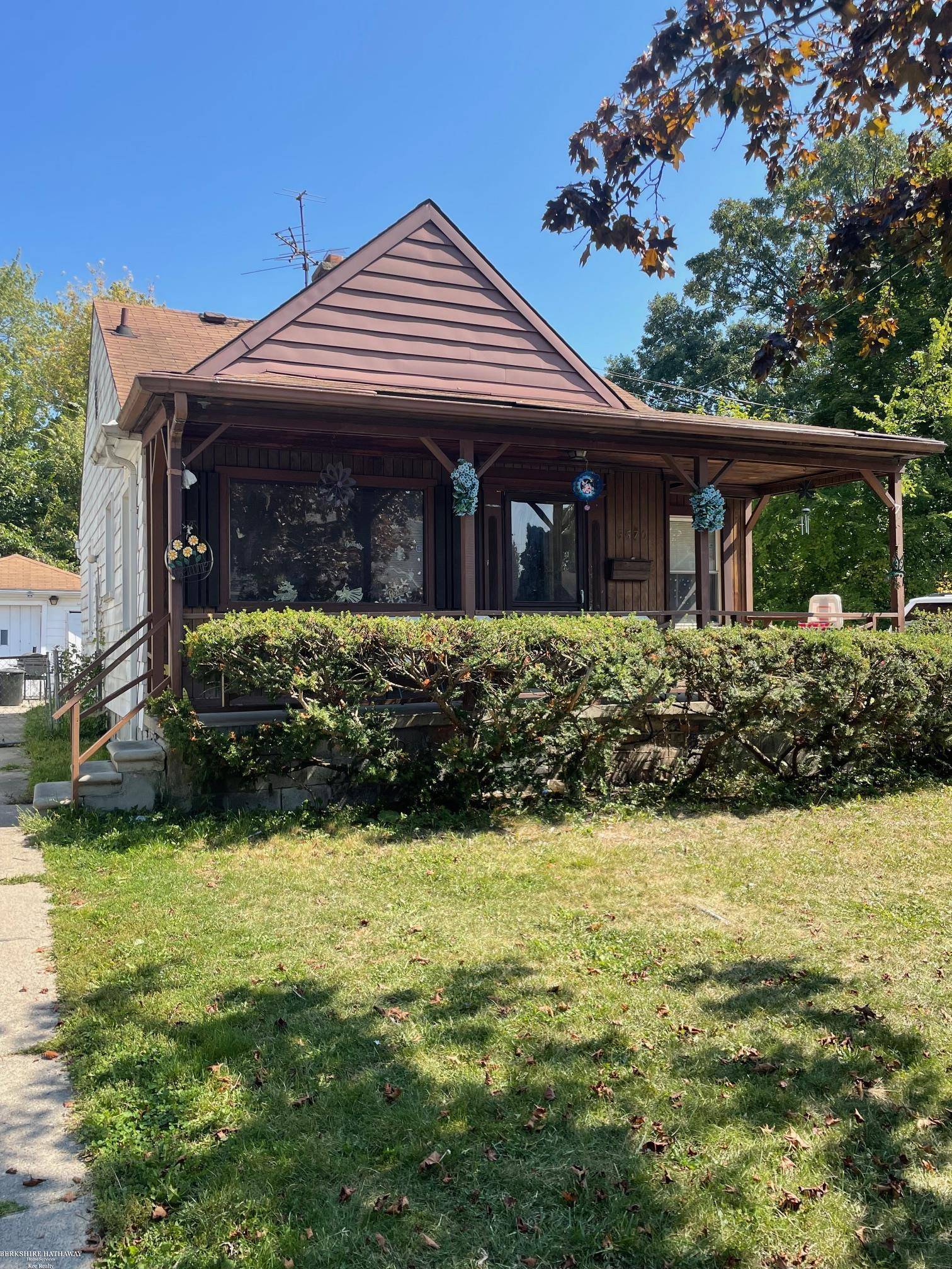 Detroit, MI 48224,5570 Farmbrook ST