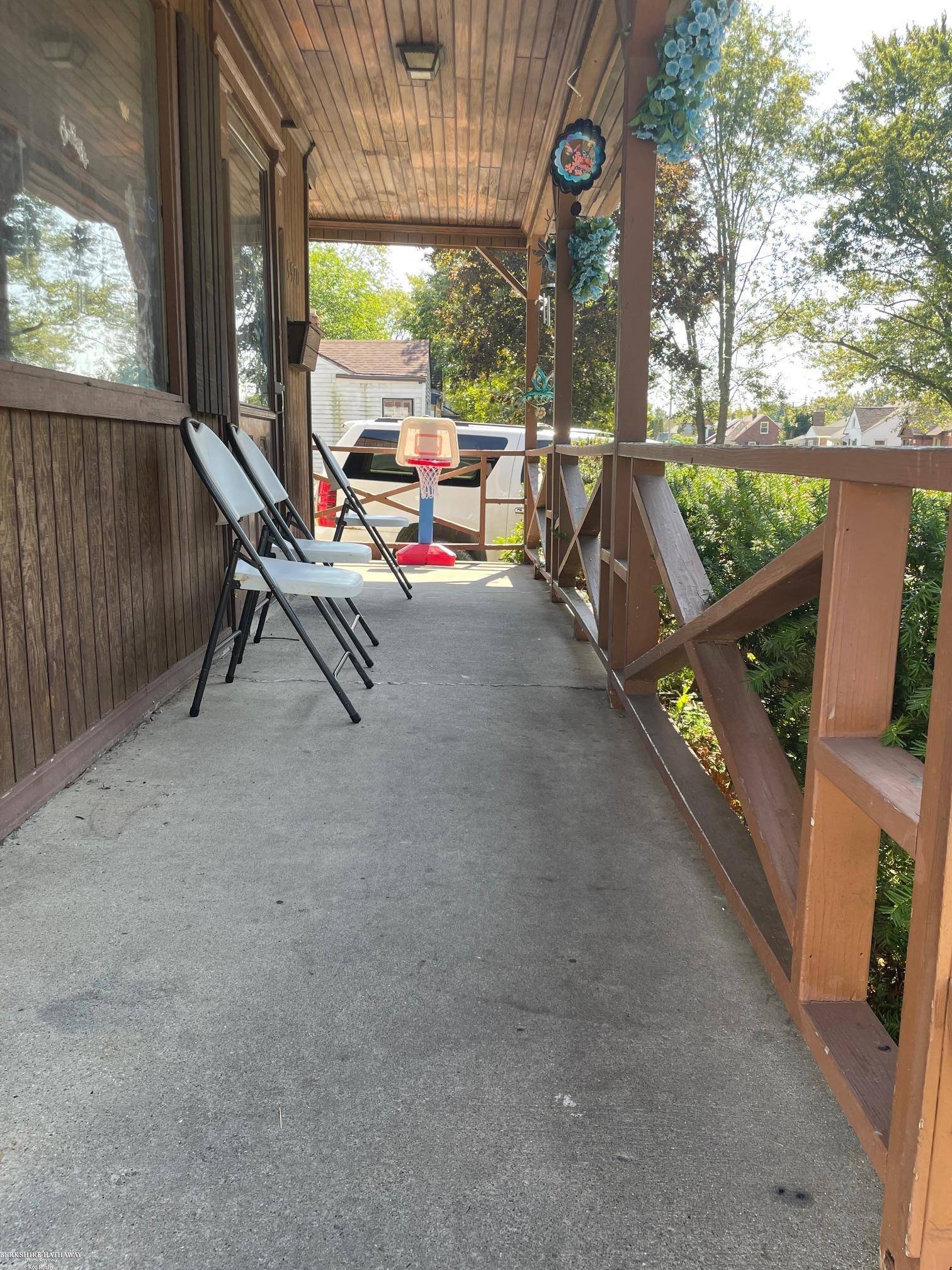 Detroit, MI 48224,5570 Farmbrook ST