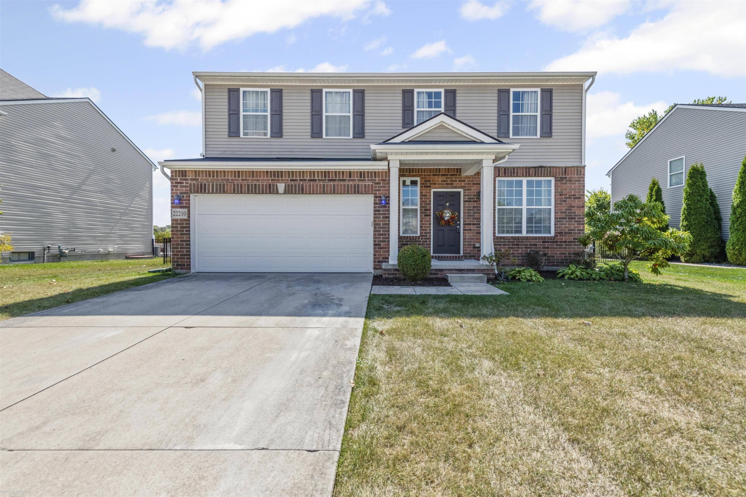 Macomb, MI 48042,22210 Shane DR