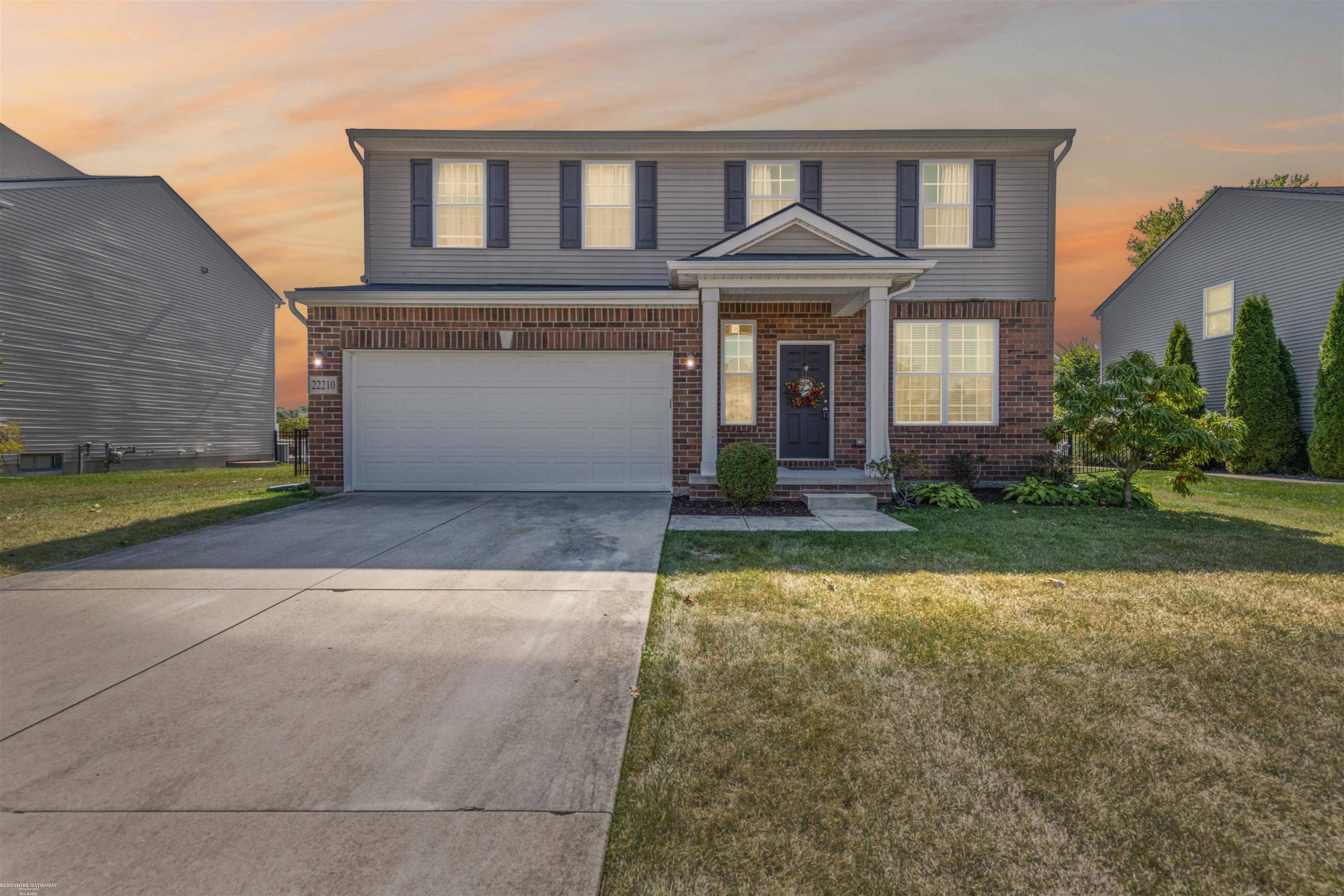 Macomb, MI 48042,22210 Shane DR