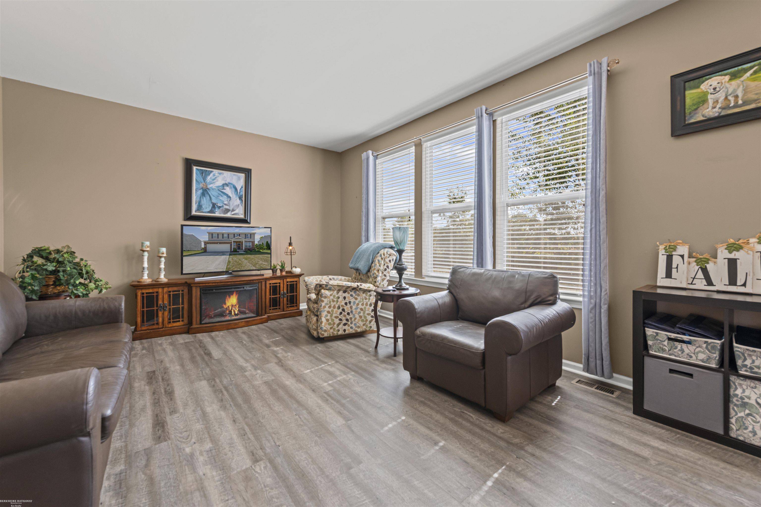 Macomb, MI 48042,22210 Shane DR