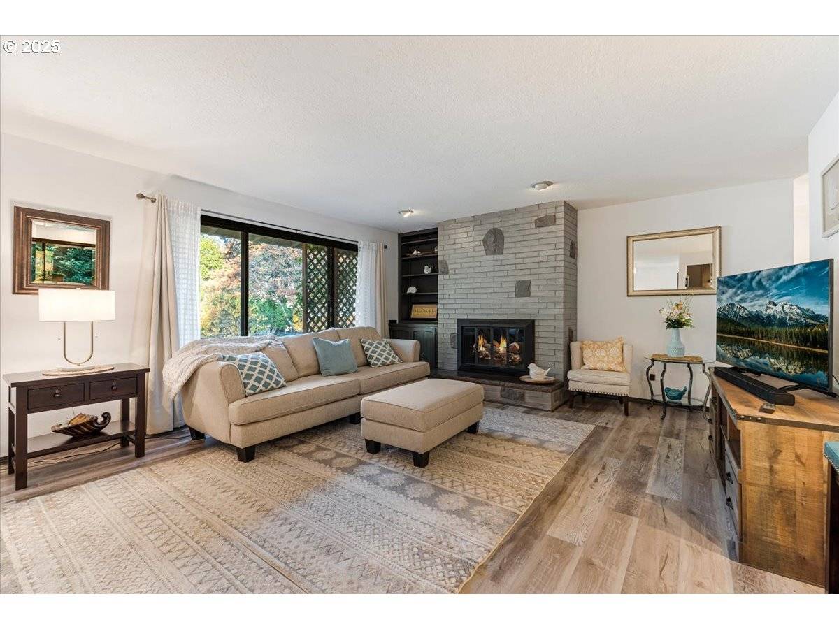 Portland, OR 97236,15120 SE FRANKLIN ST