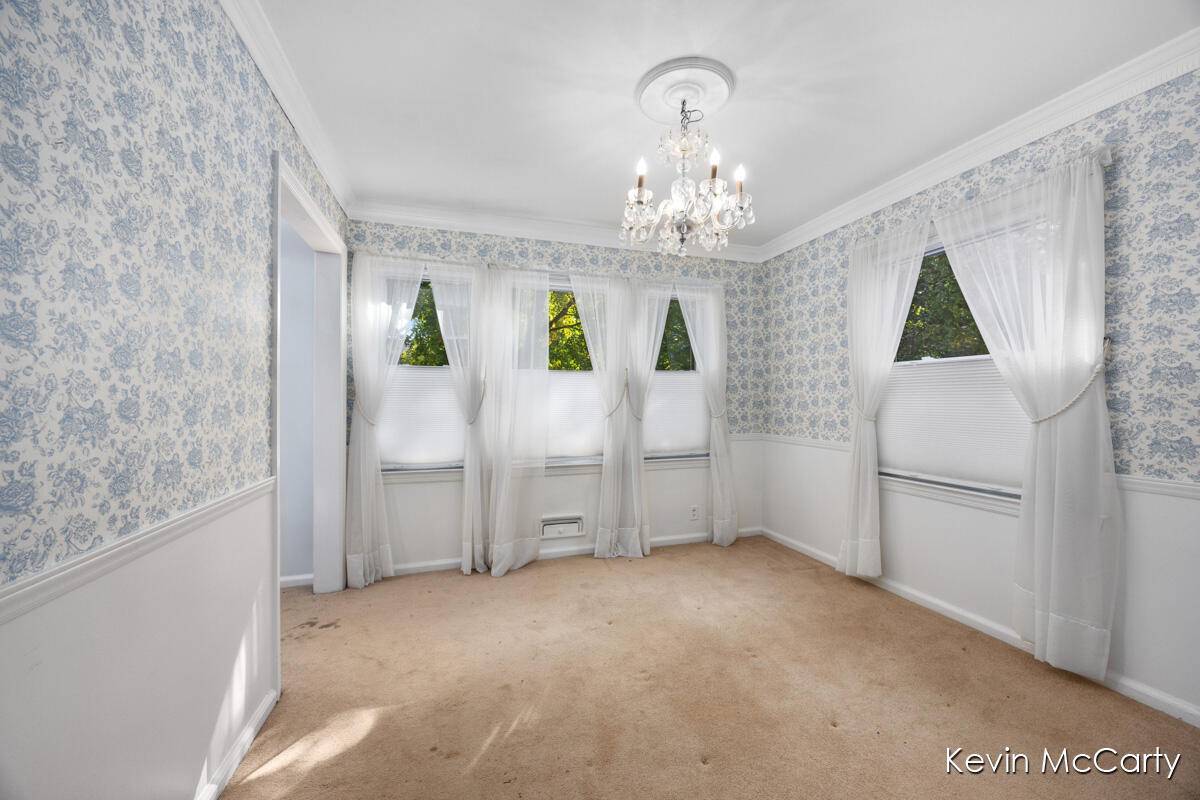 East Grand Rapids, MI 49506,1043 Floral AVE SE