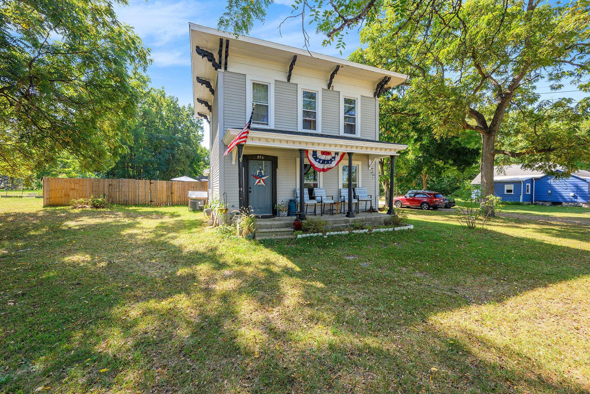 Lawton, MI 49065,806 E 3rd ST