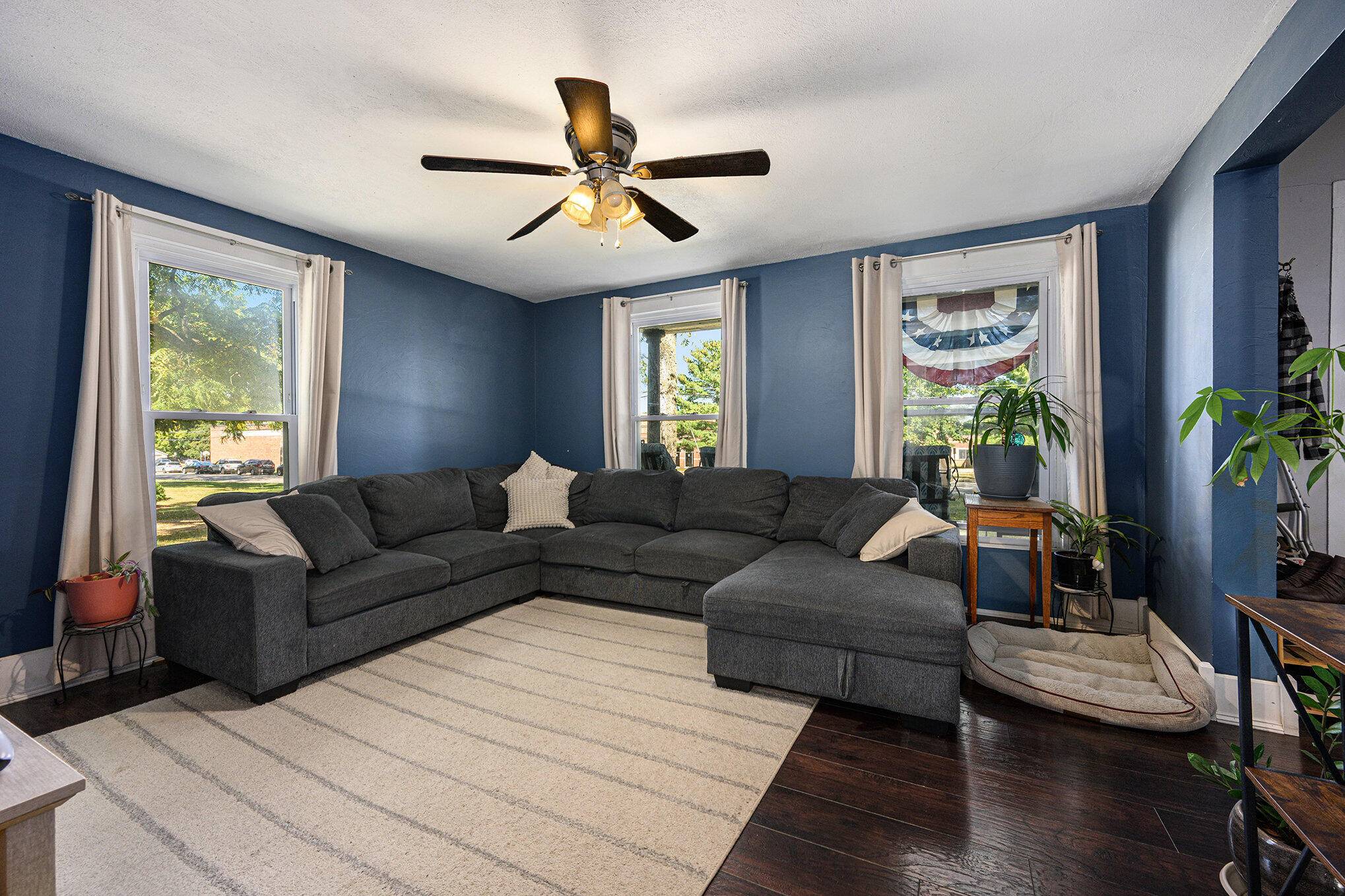 Lawton, MI 49065,806 E 3rd ST