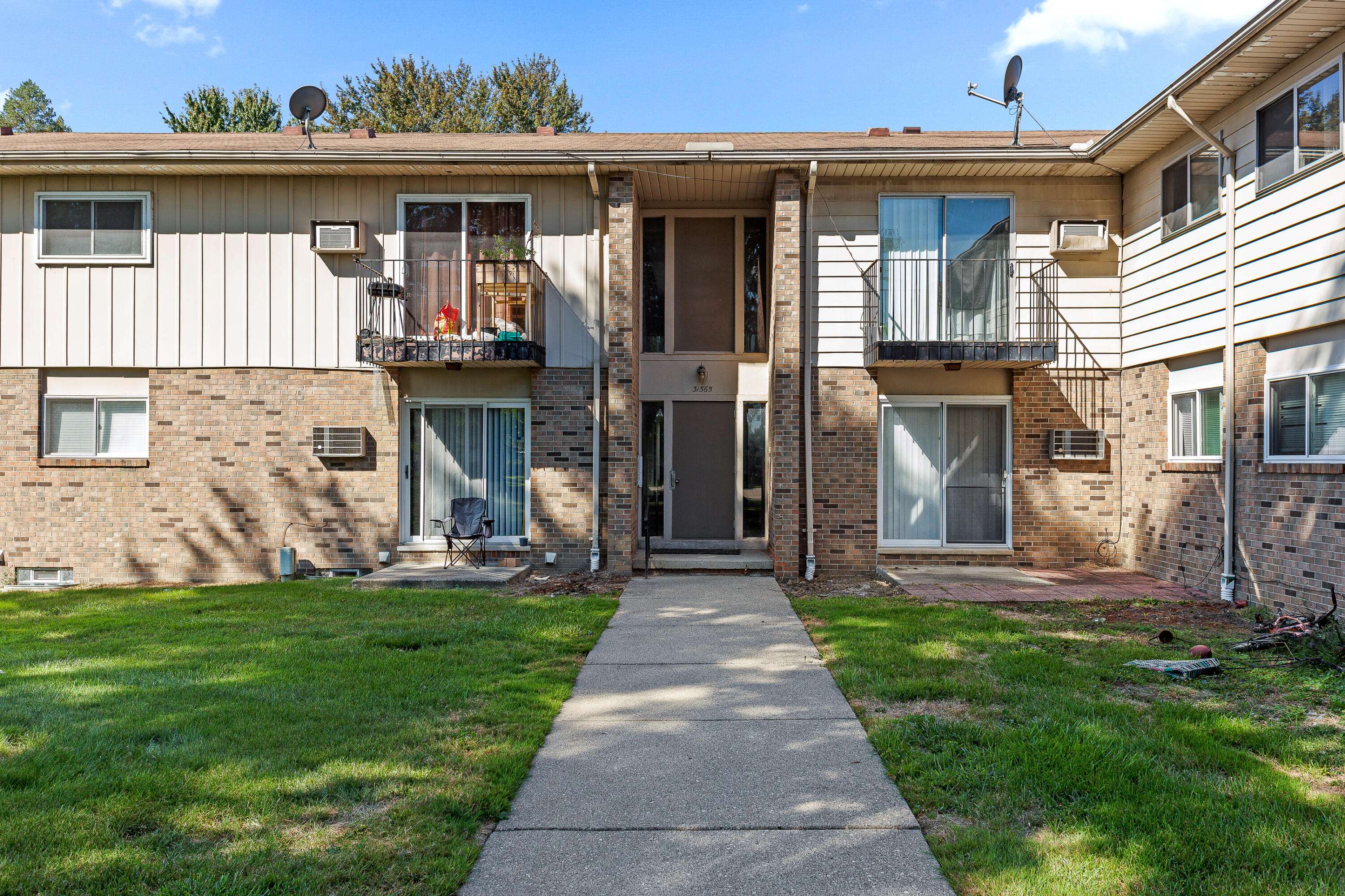 Fraser, MI 48026,31565 Fraser DR #9