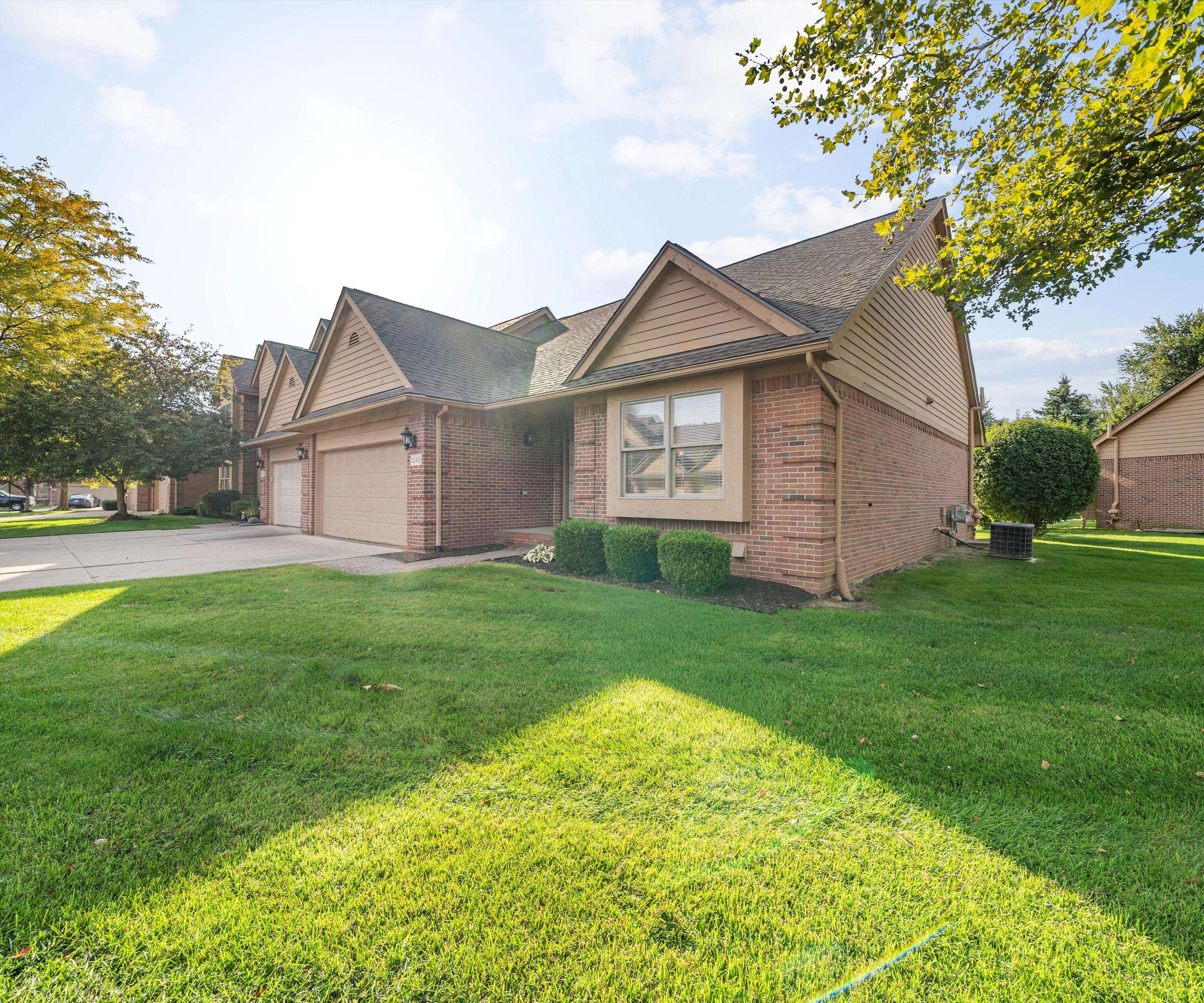 Woodhaven, MI 48183,22431 Timber Ridge CT