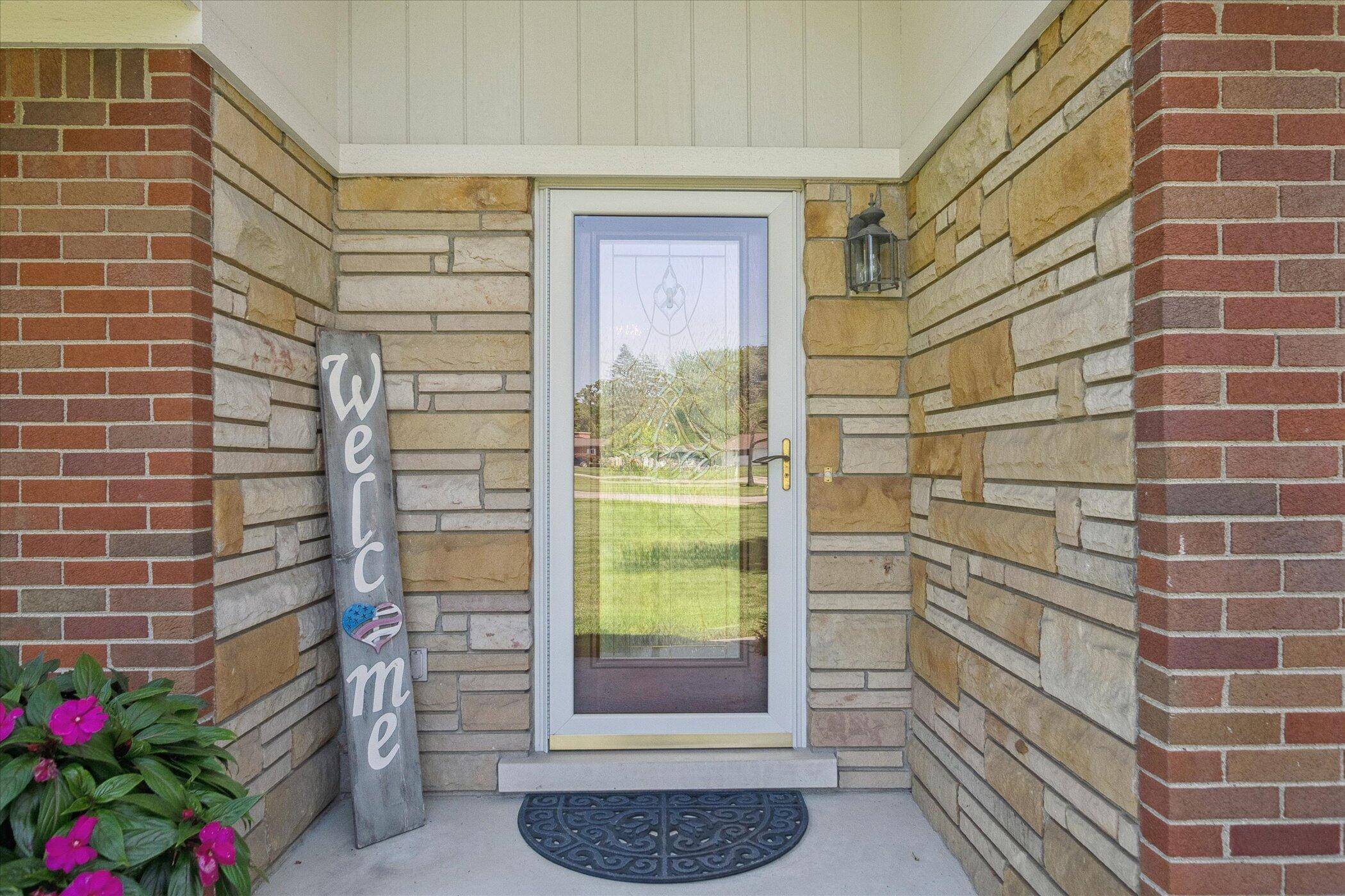 Clinton Twp, MI 48035,35560 Shangri La CT