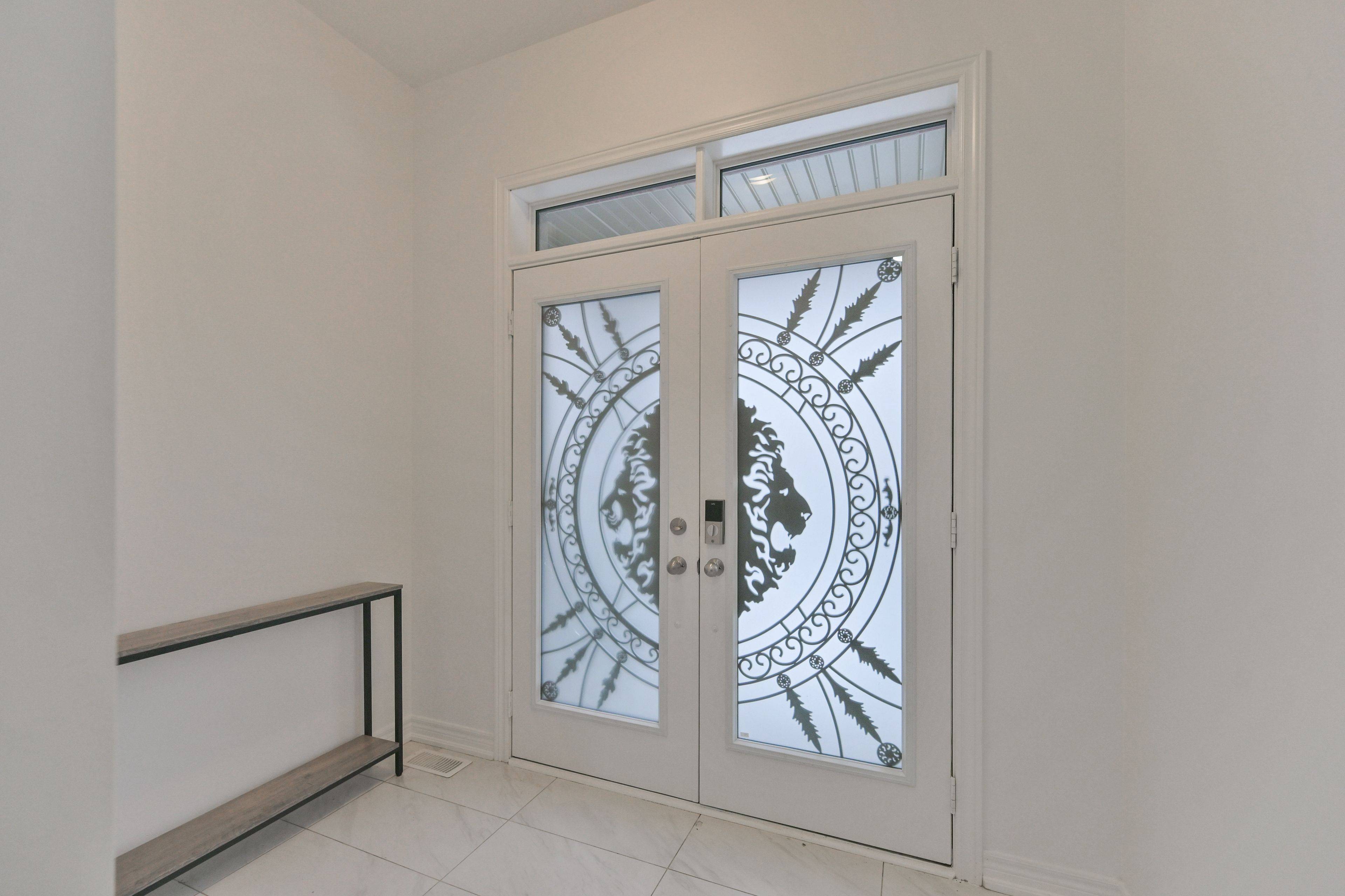 Whitby, ON L1P 0L4,92 Conarty CRES