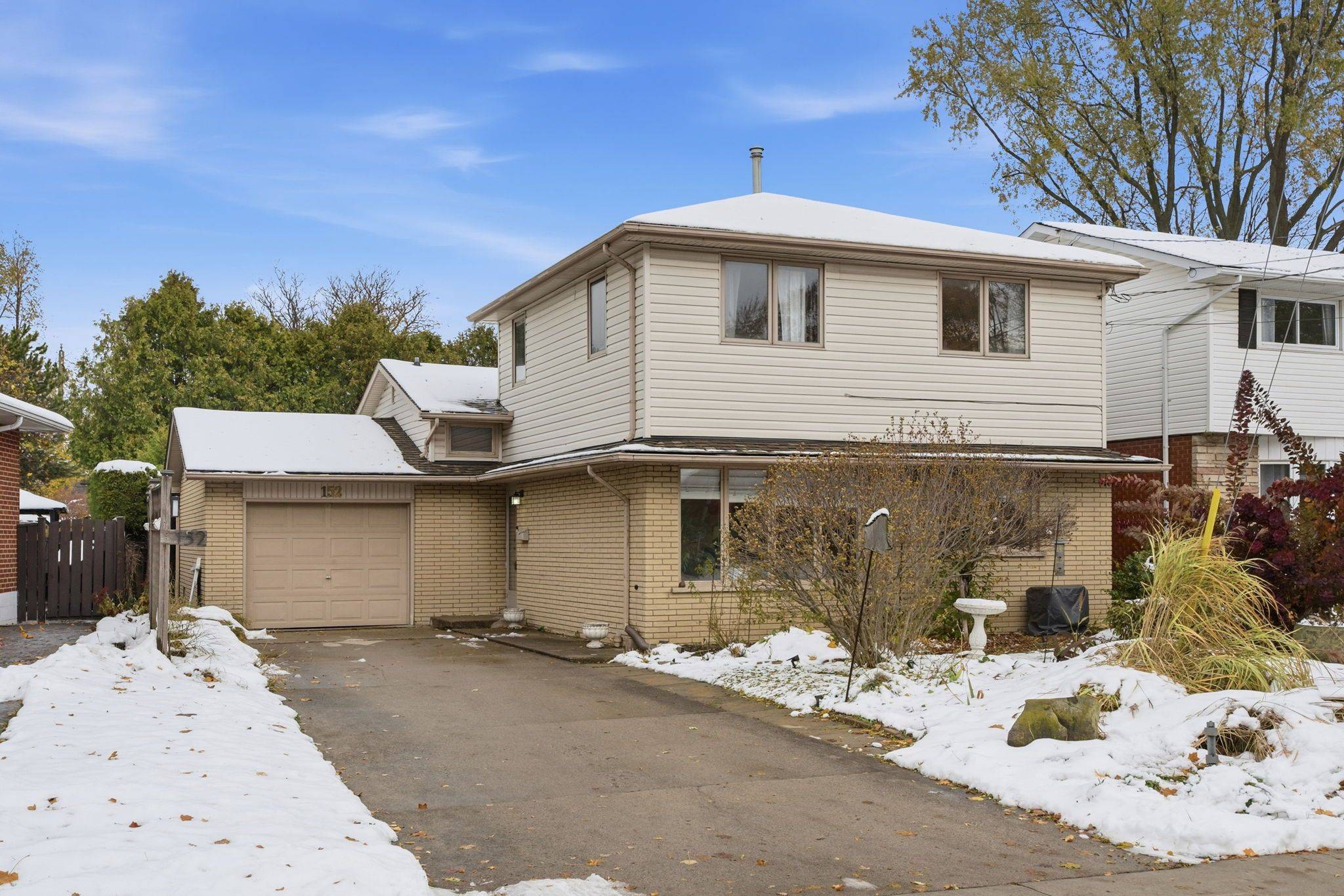 Hamilton, ON L9C 2C8,152 San Pedro DR