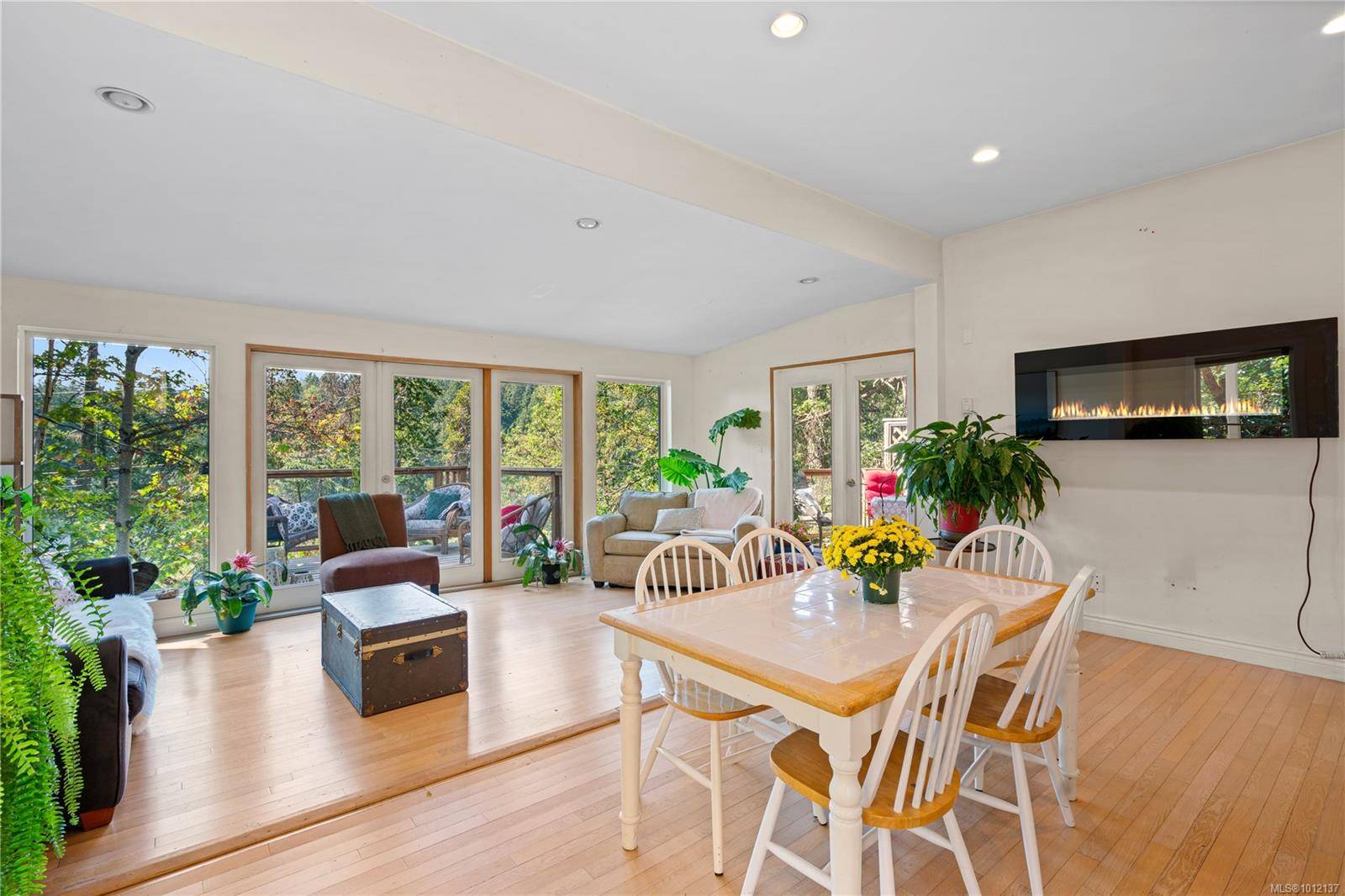 Langford, BC V9B 4H4,2545 Florence Lake Rd