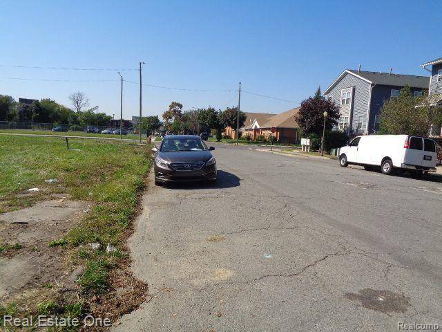 Detroit, MI 48202,416 HARPER AVE