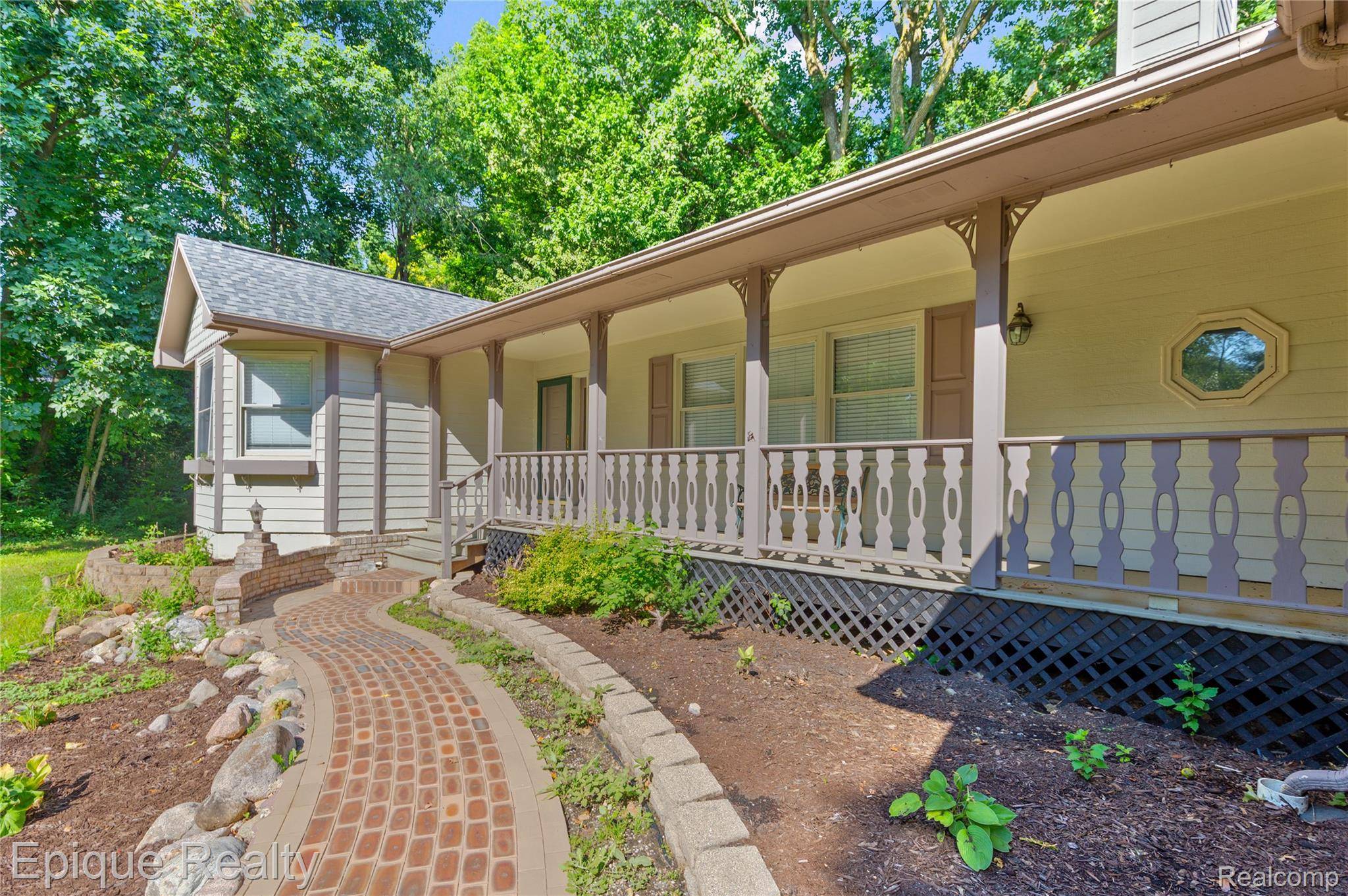 Brighton, MI 48116,7667 Prairie CT